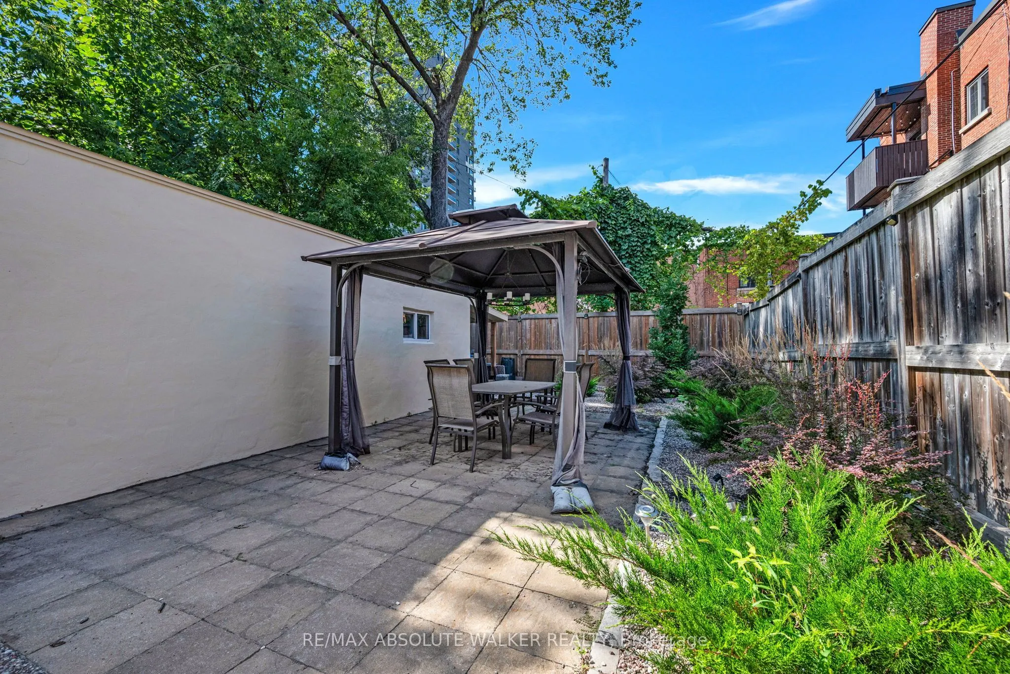 425 Besserer Street