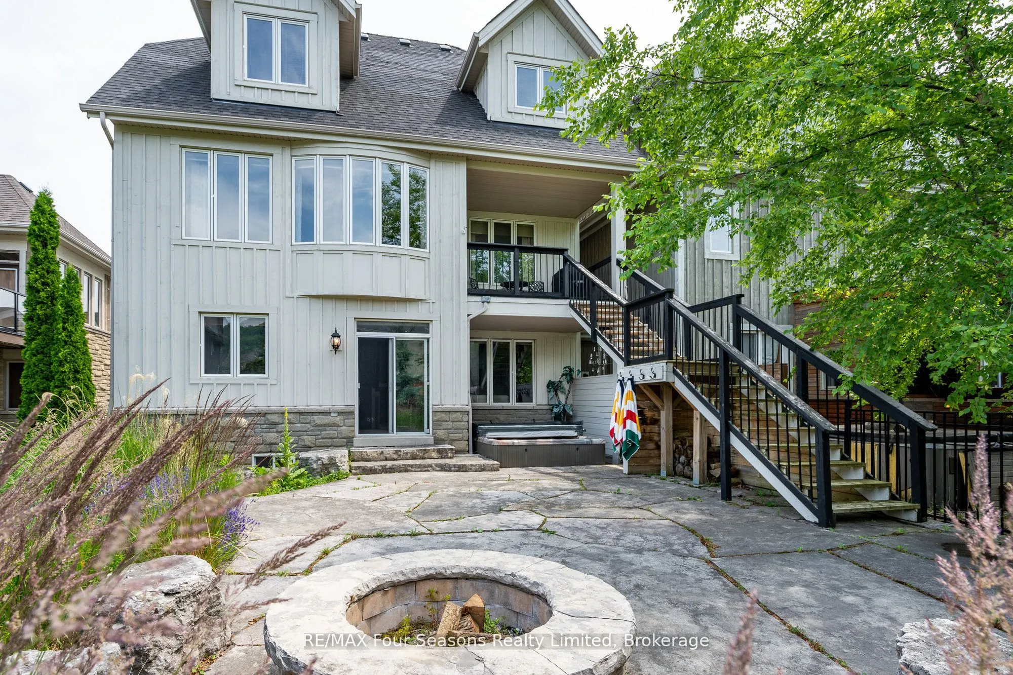 106 Venture Boulevard