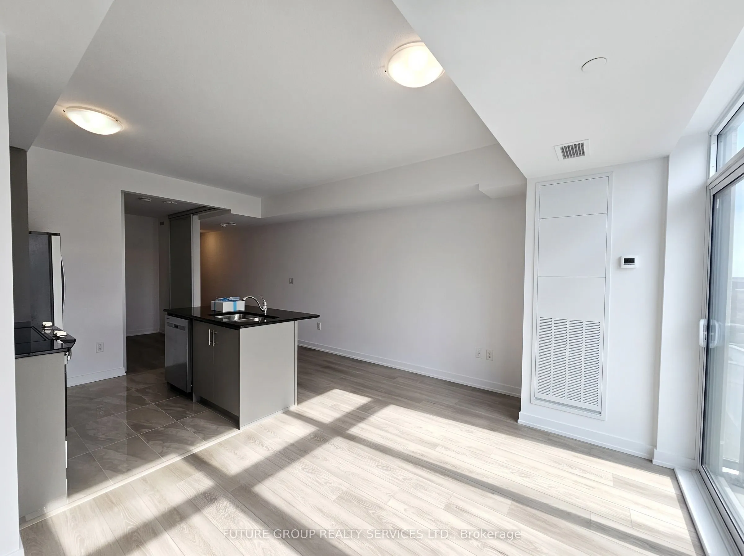 460 Dundas Street E #612