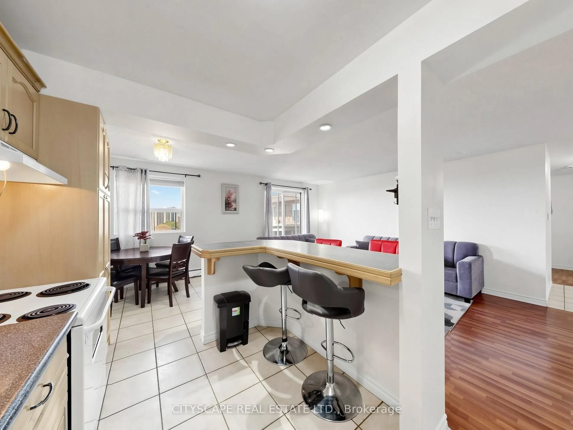 851 Queenston Road #708