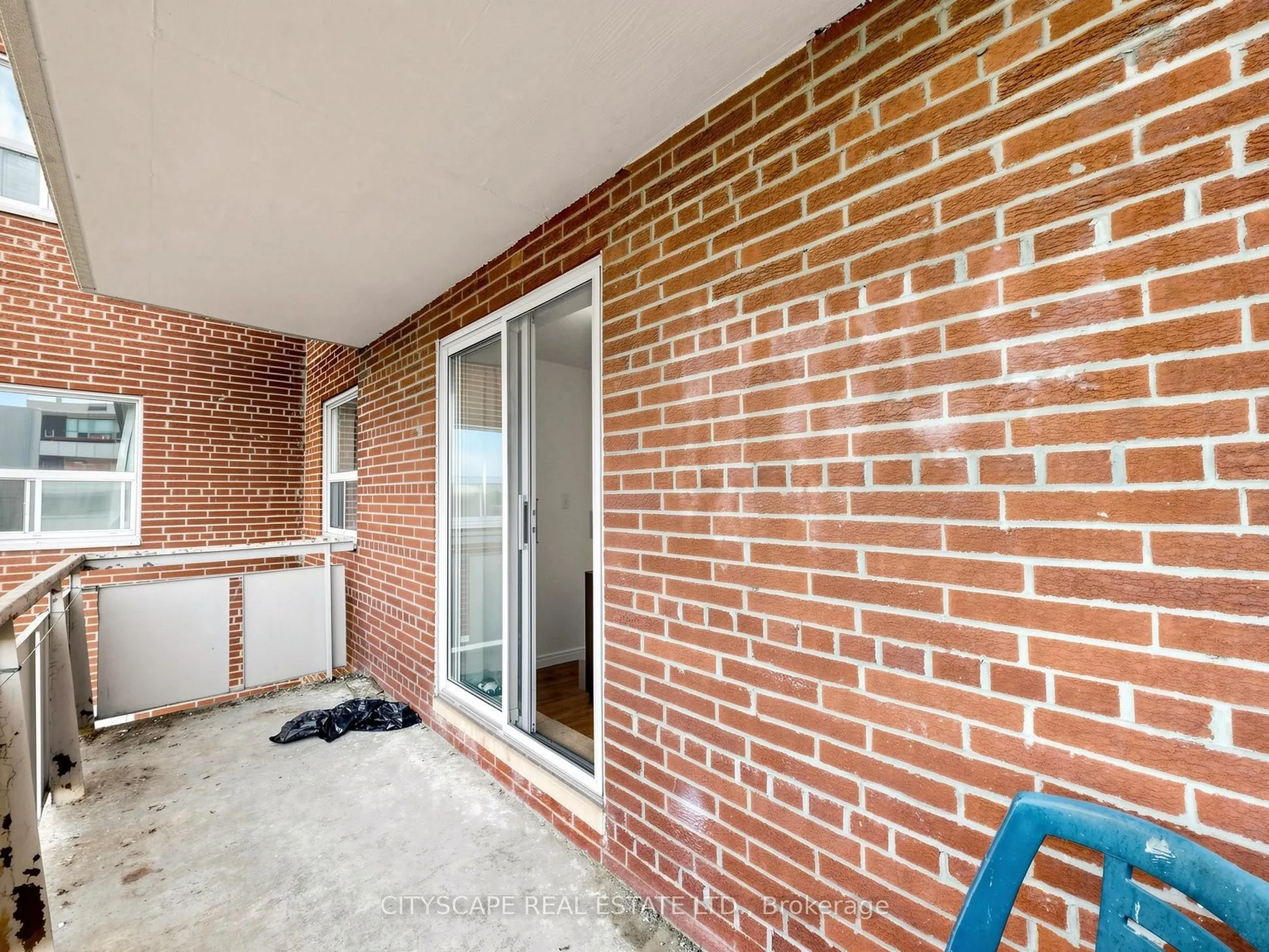 851 Queenston Road #708