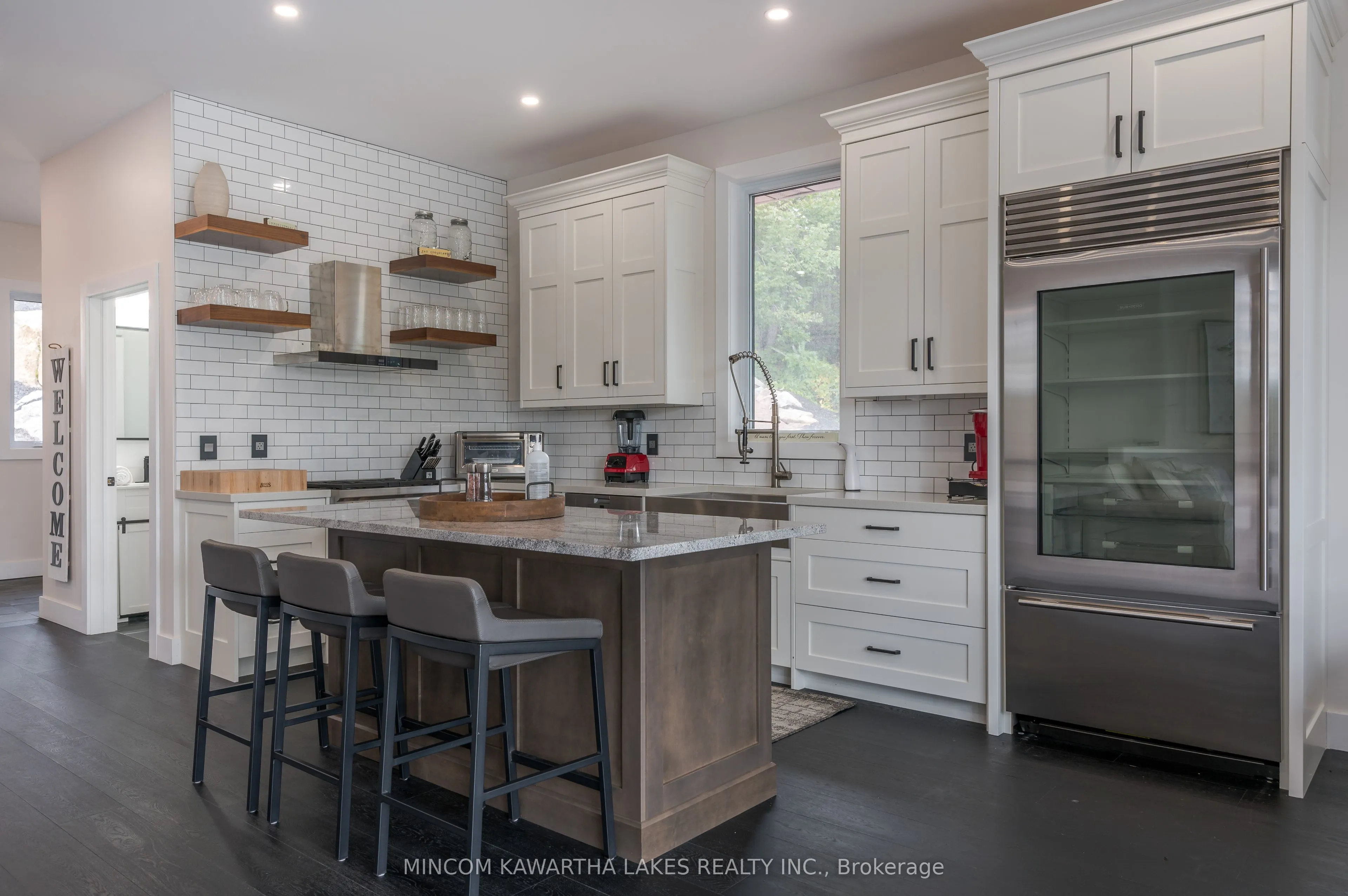 1416 Northey's Bay Road