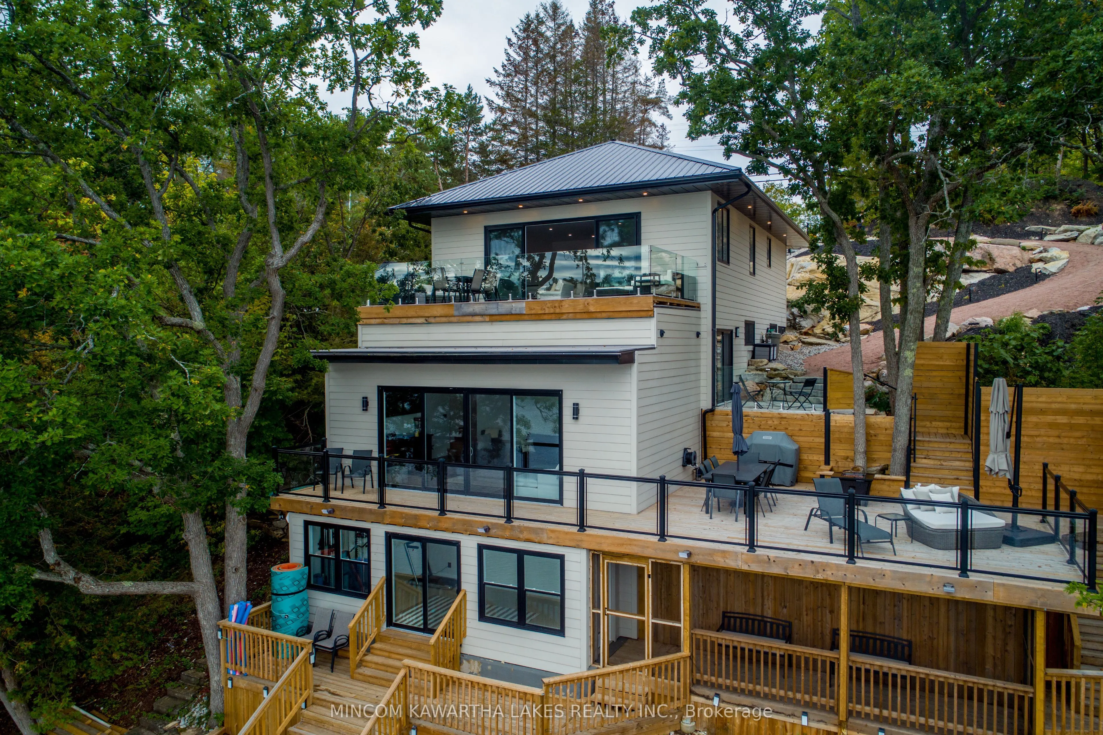 1416 Northey's Bay Road