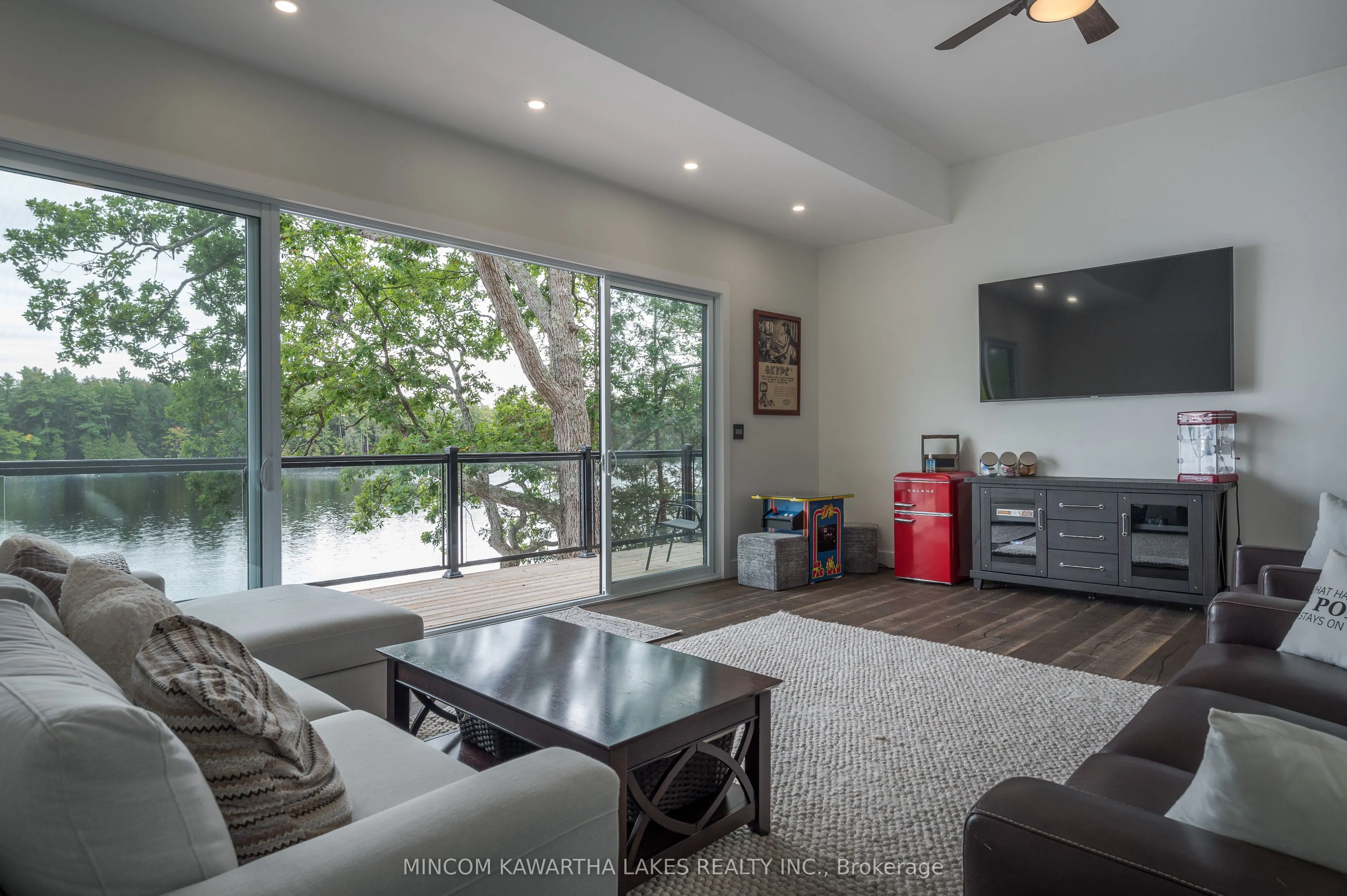 1416 Northey's Bay Road
