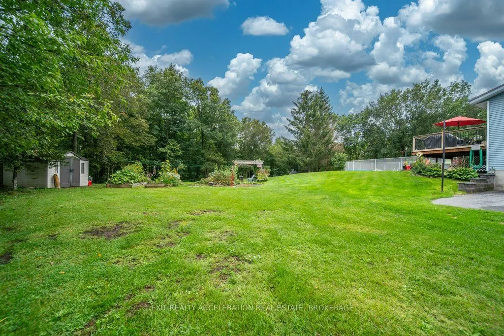 4524 County Rd 1 E