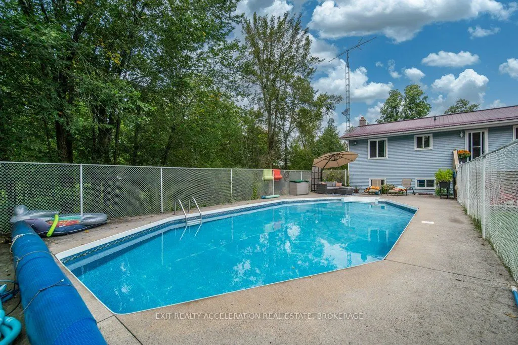 4524 County Rd 1 E