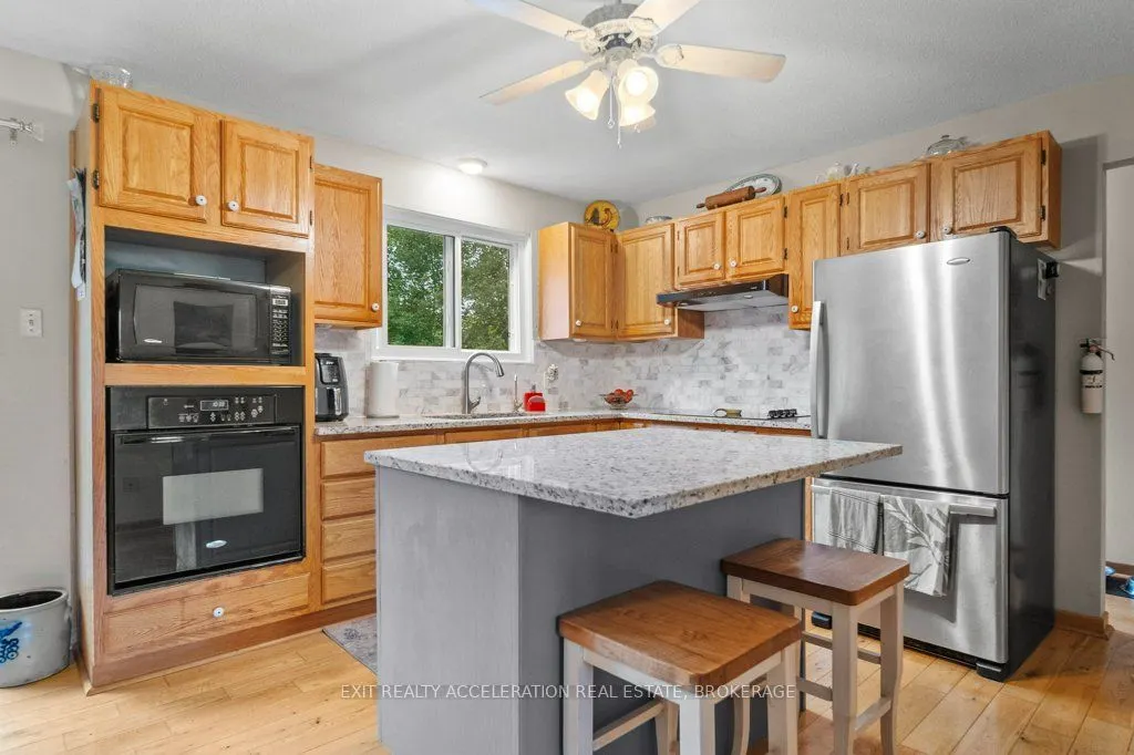 4524 County Rd 1 E