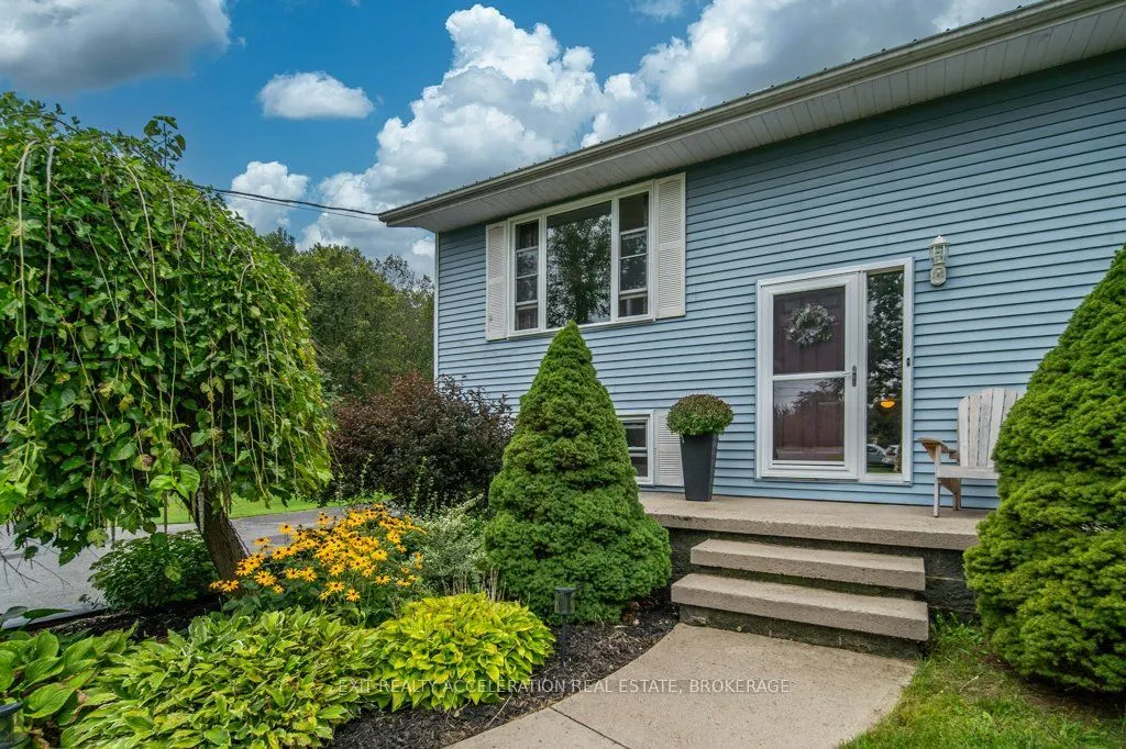 4524 County Rd 1 E