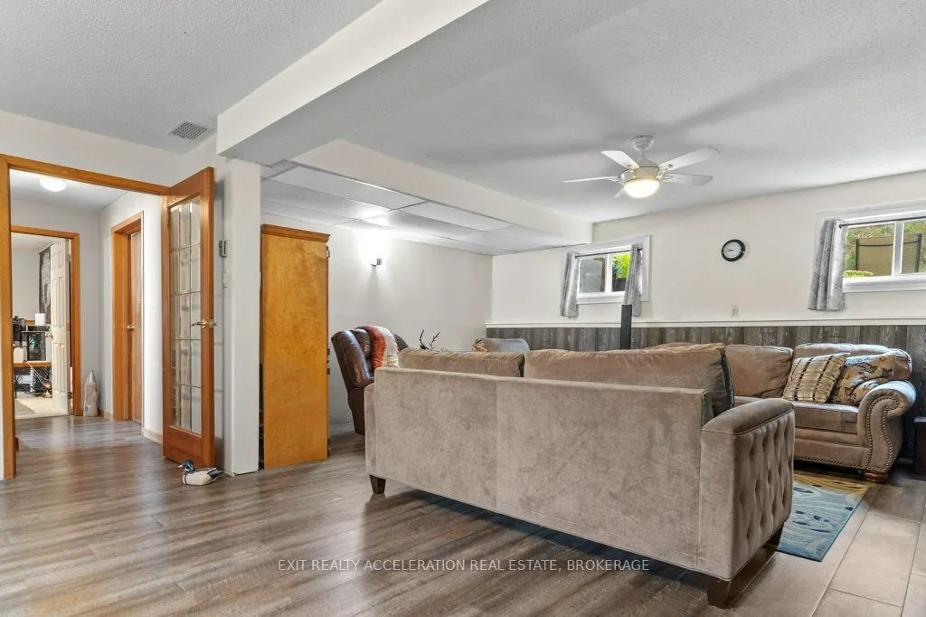 4524 County Rd 1 E