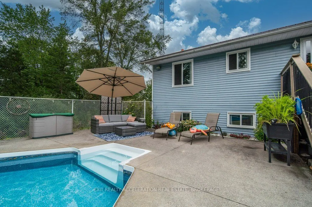 4524 County Rd 1 E