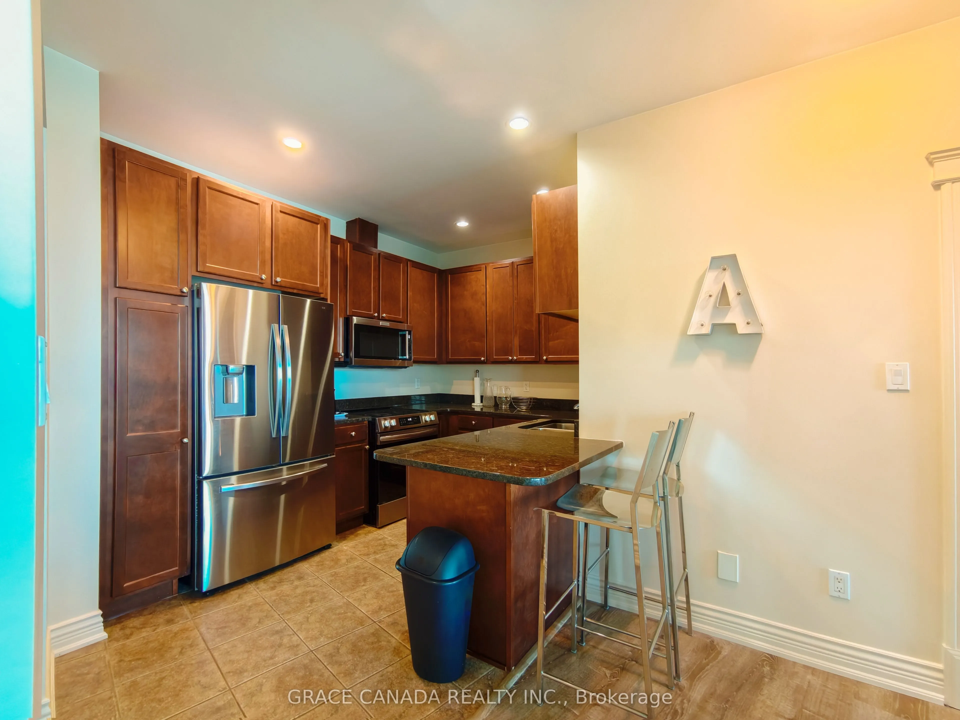 1225 Riverside Drive W #504