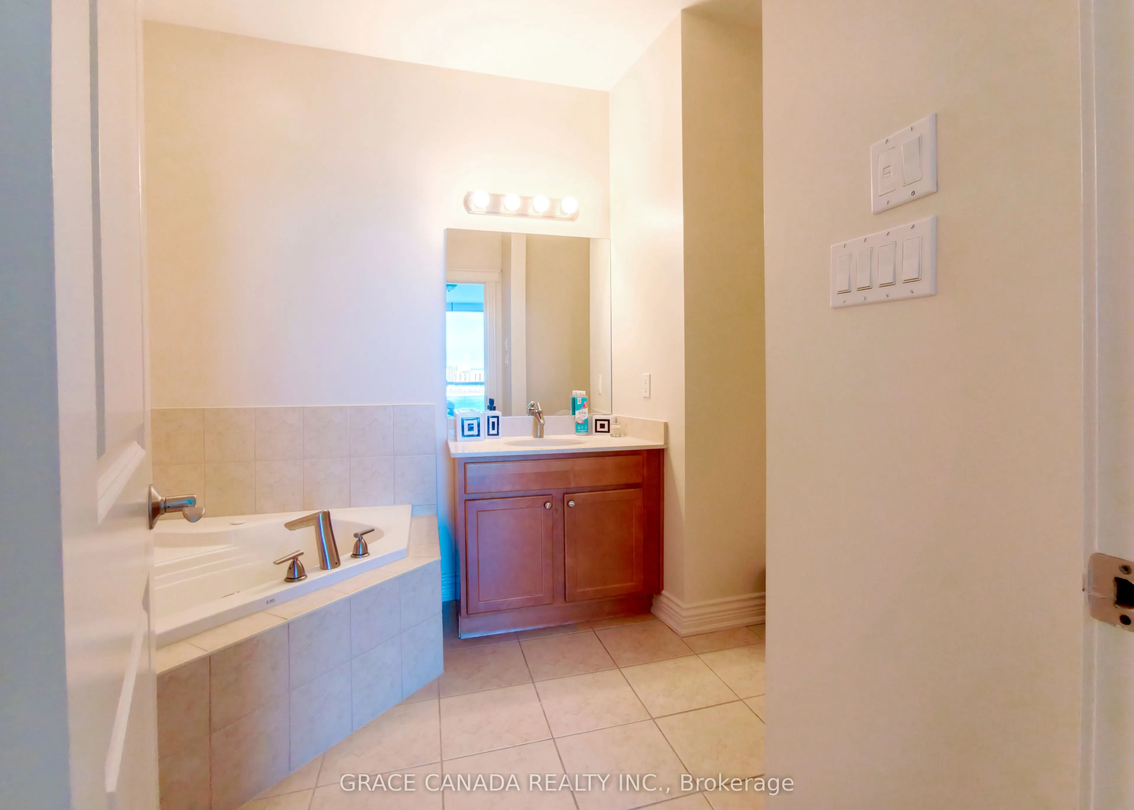 1225 Riverside Drive W #504