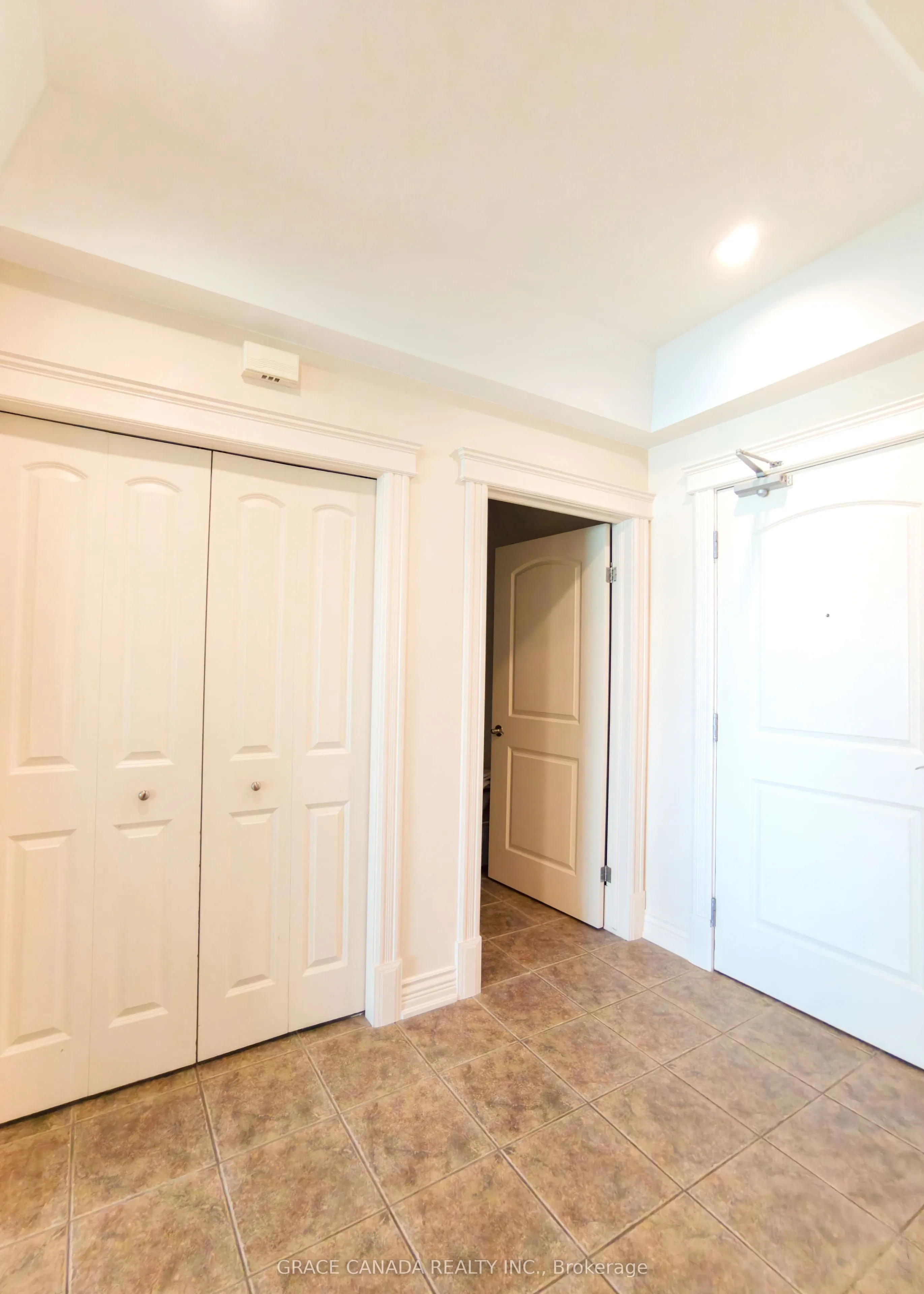 1225 Riverside Drive W #504