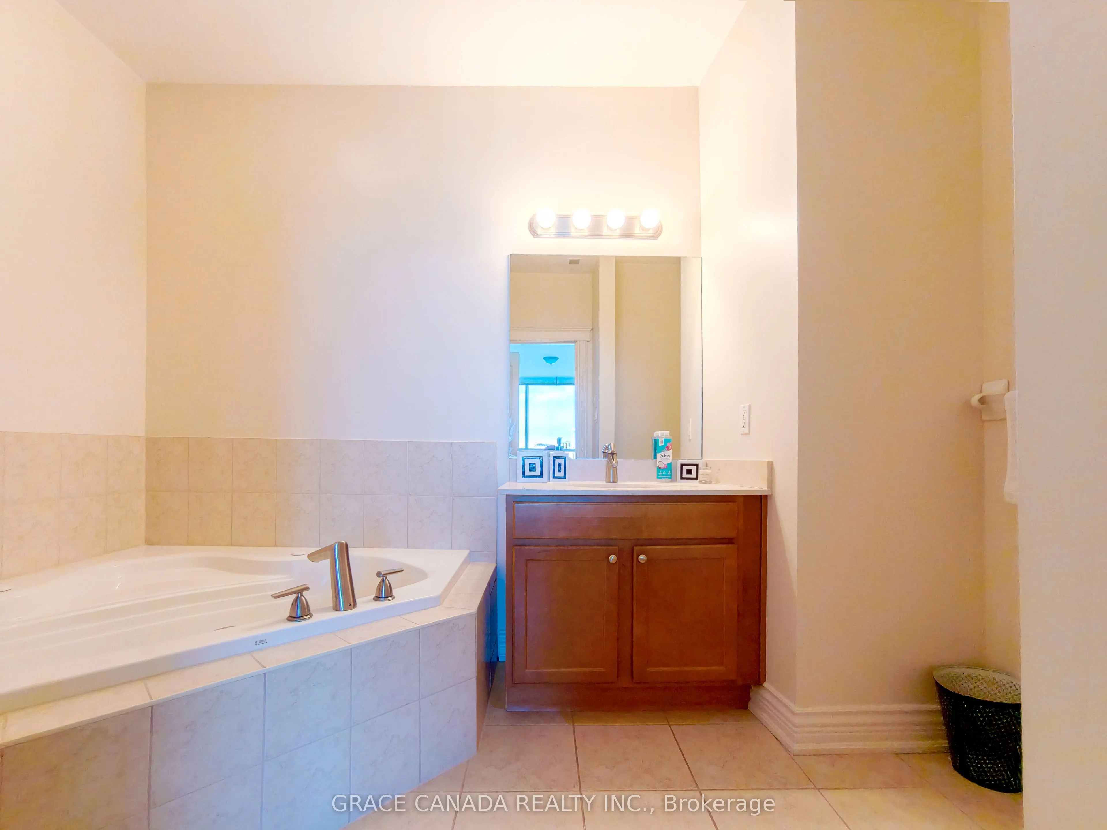 1225 Riverside Drive W #504