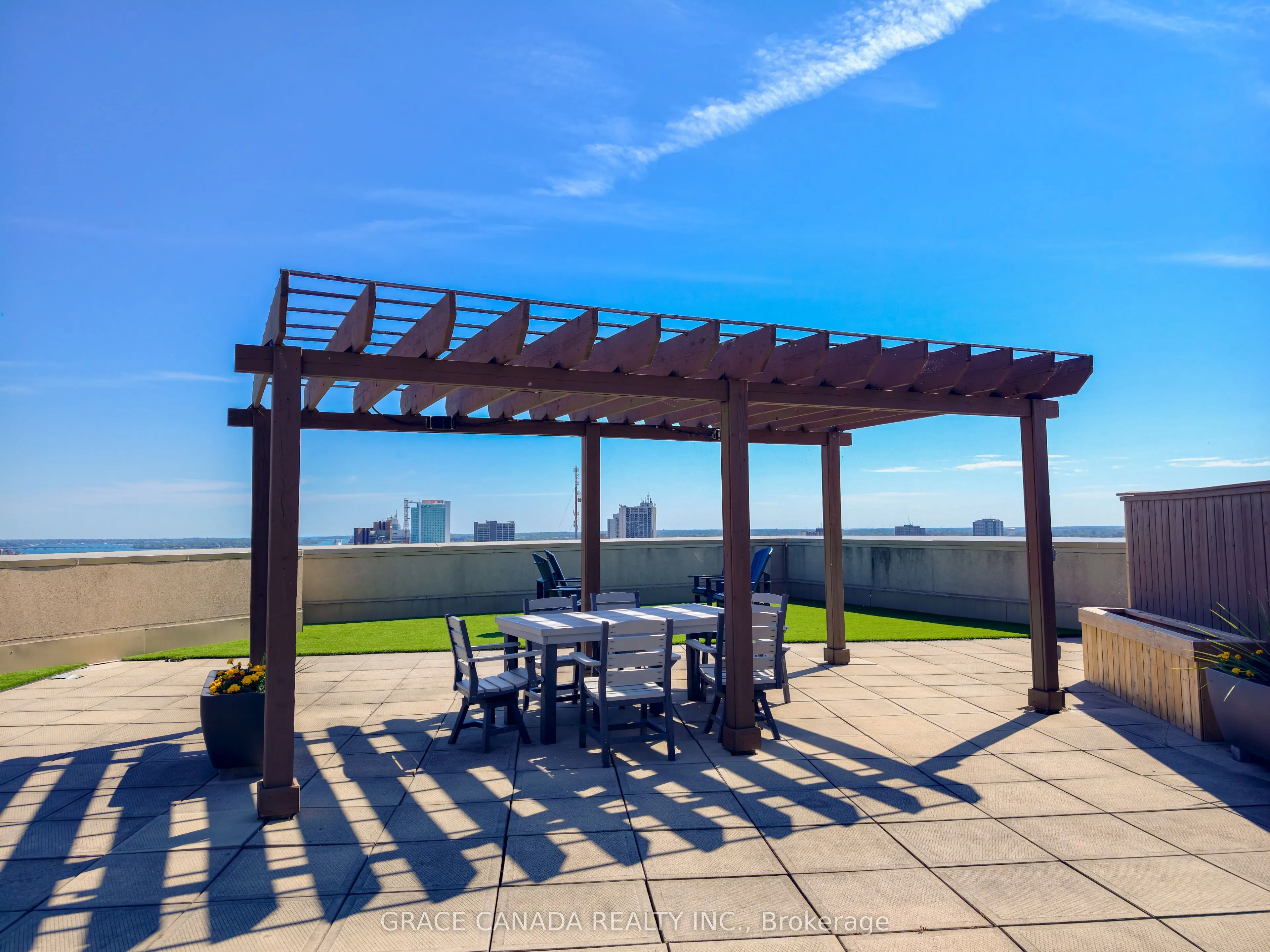 1225 Riverside Drive W #504