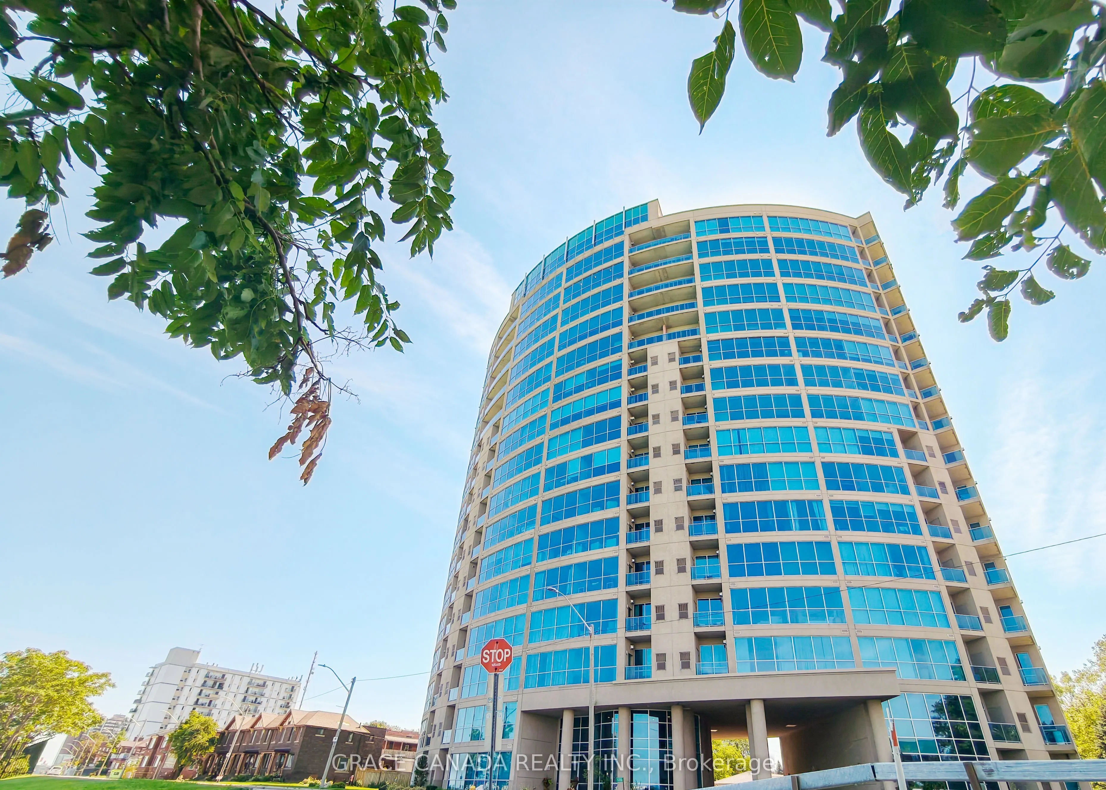 1225 Riverside Drive W #504