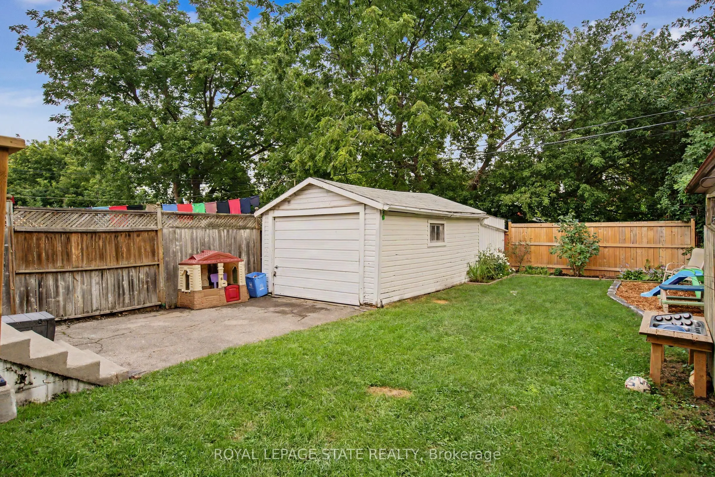 72 Garside Avenue N