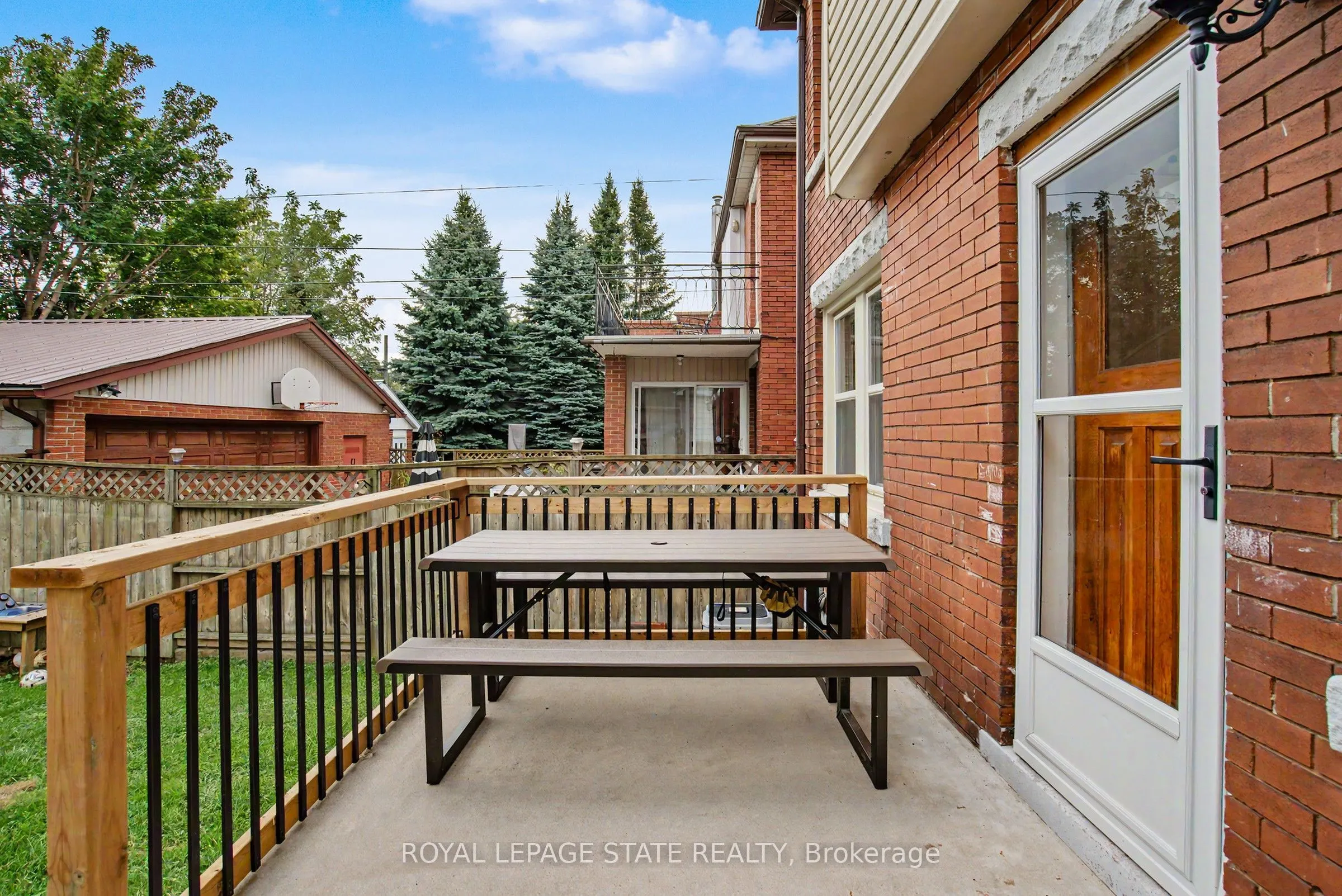 72 Garside Avenue N