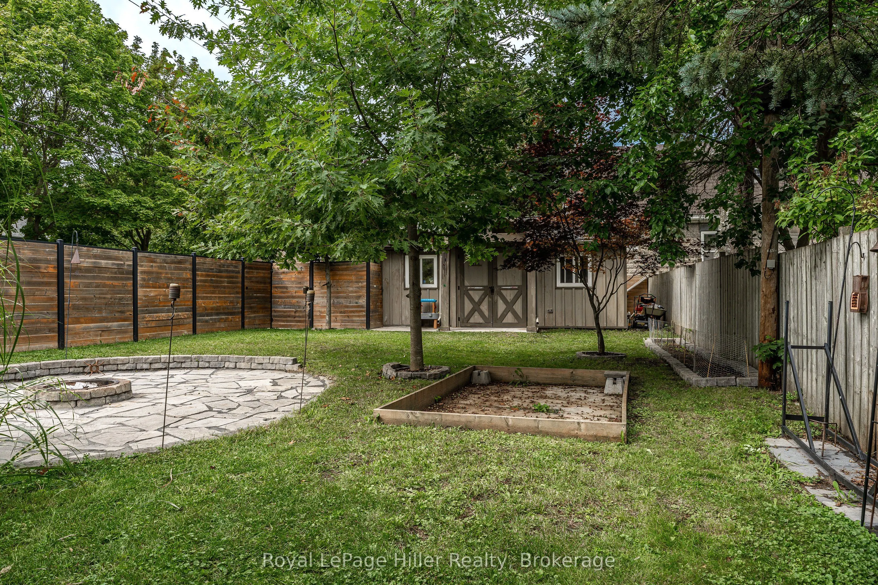 125 Hope Street E