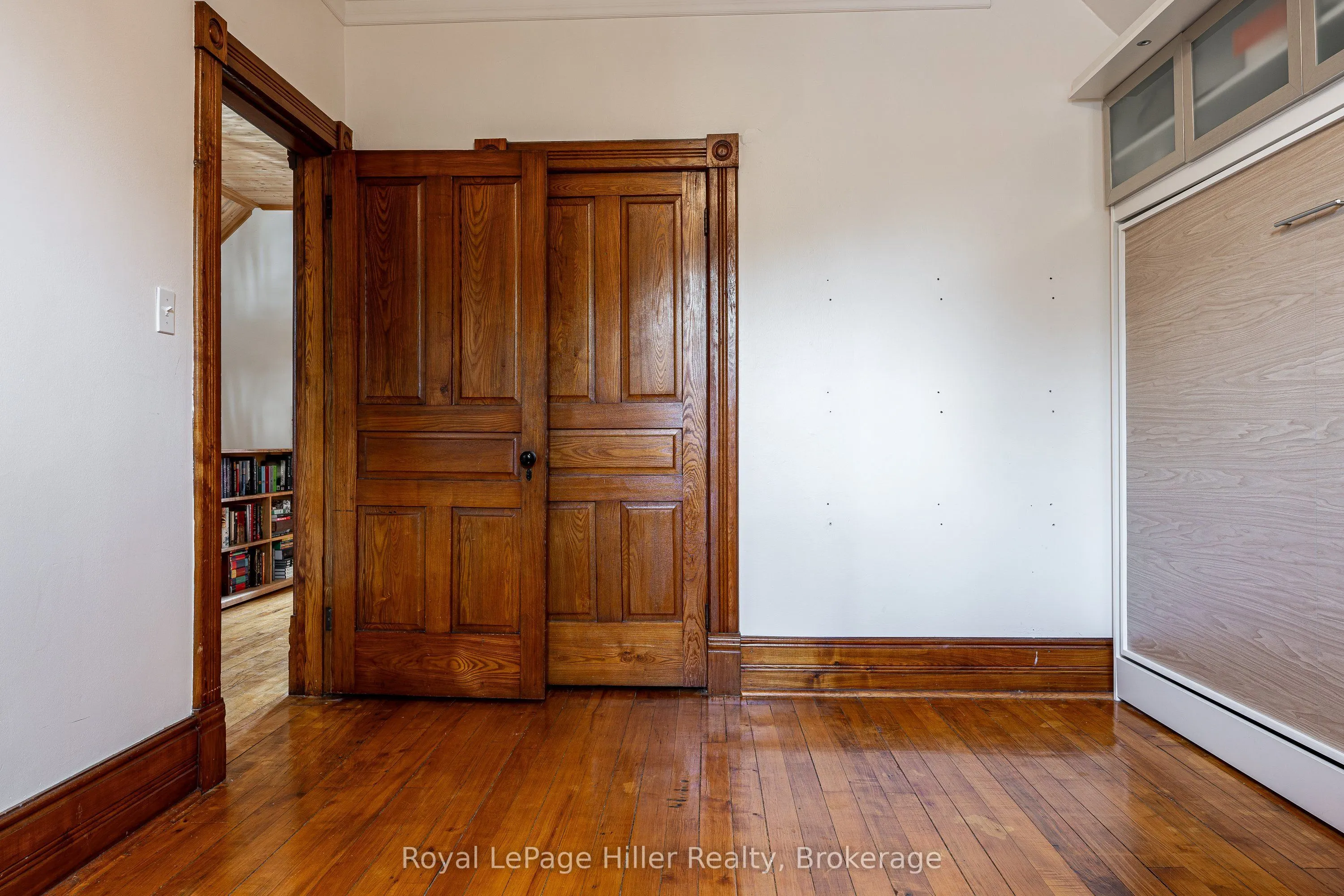 125 Hope Street E