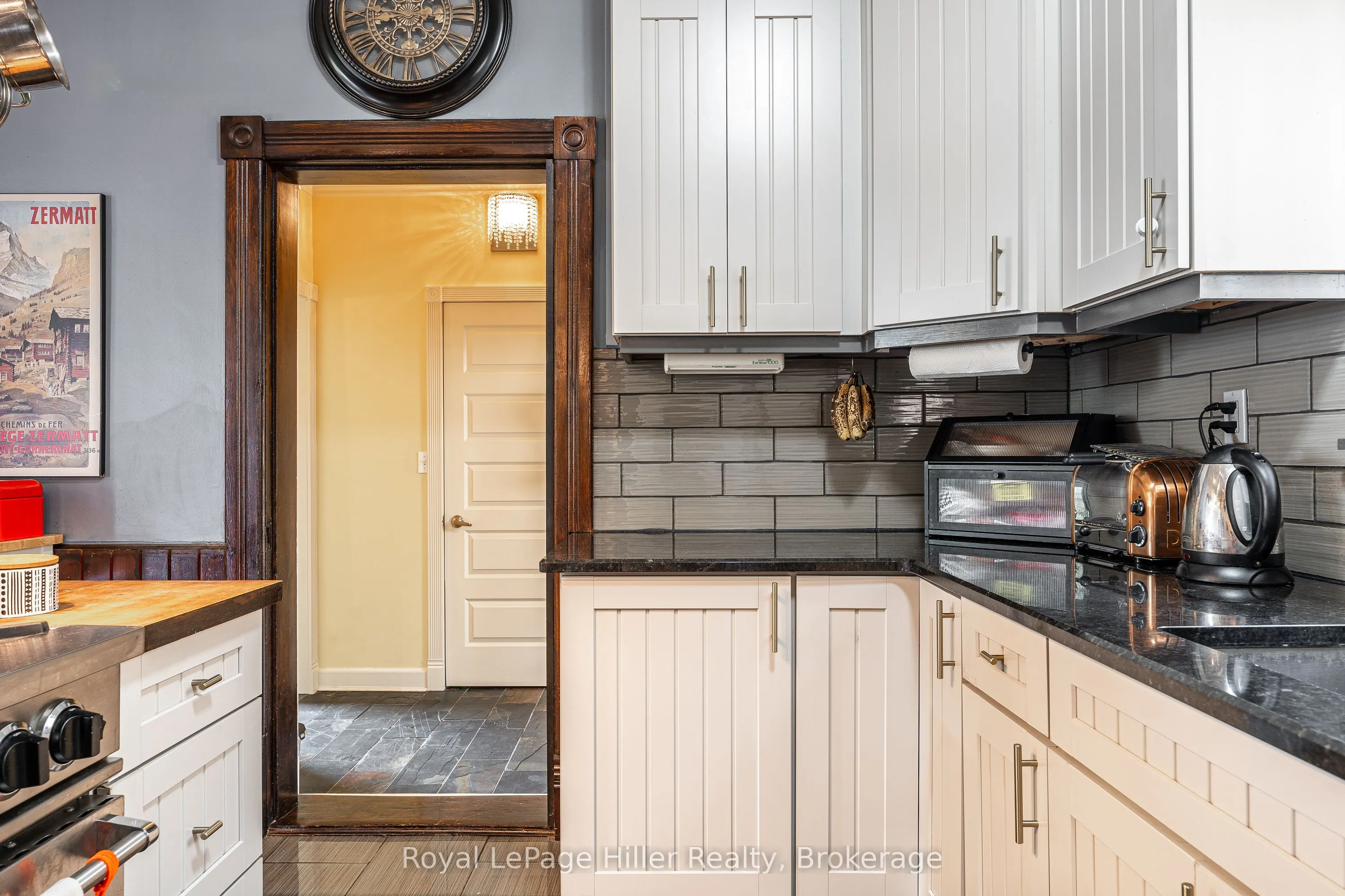 125 Hope Street E