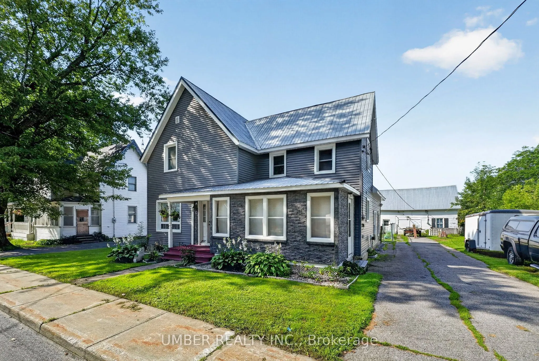 3318 Main Street