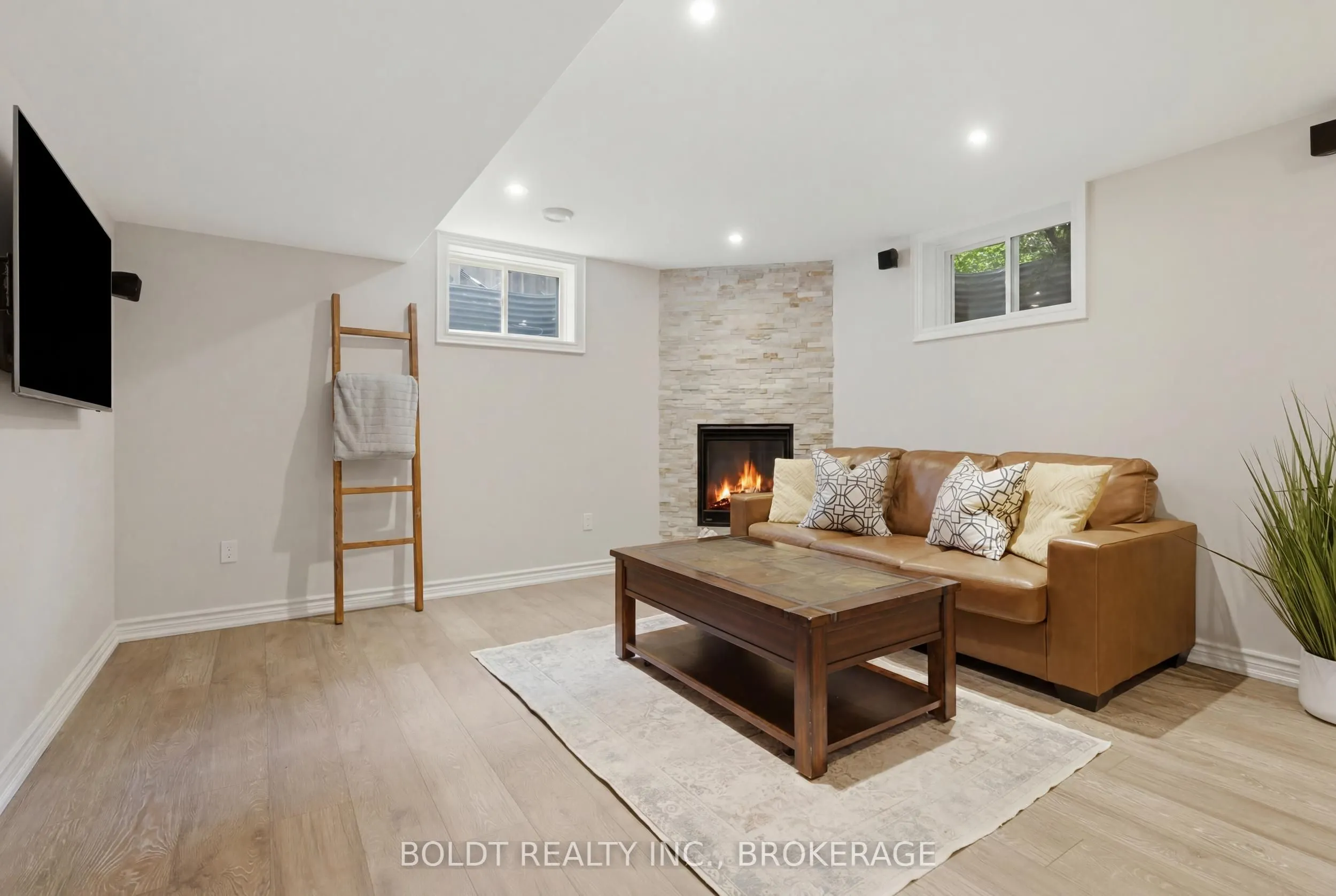 5 Gossen Drive