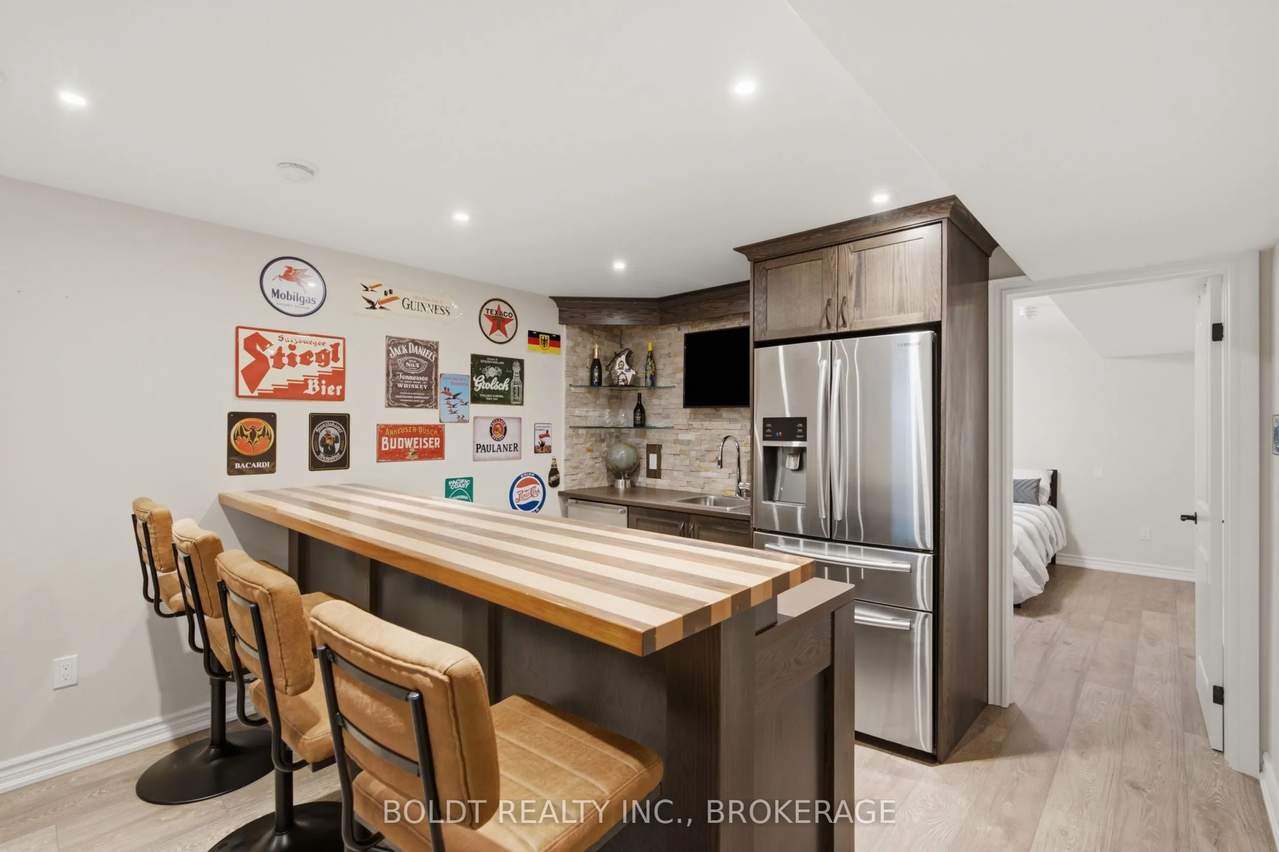5 Gossen Drive