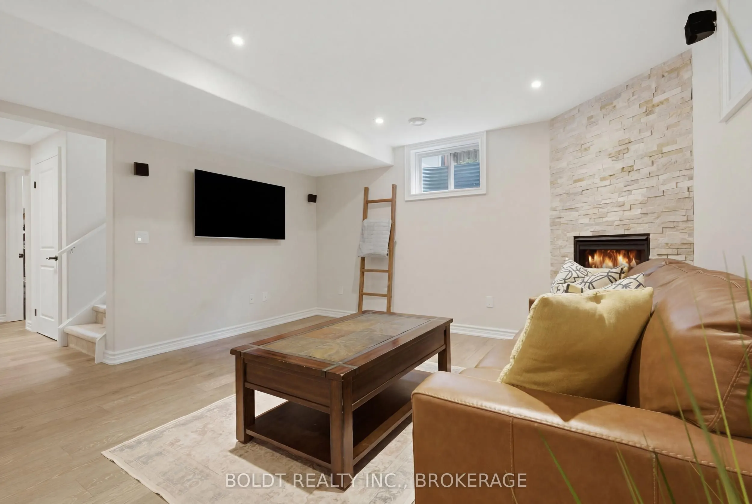 5 Gossen Drive