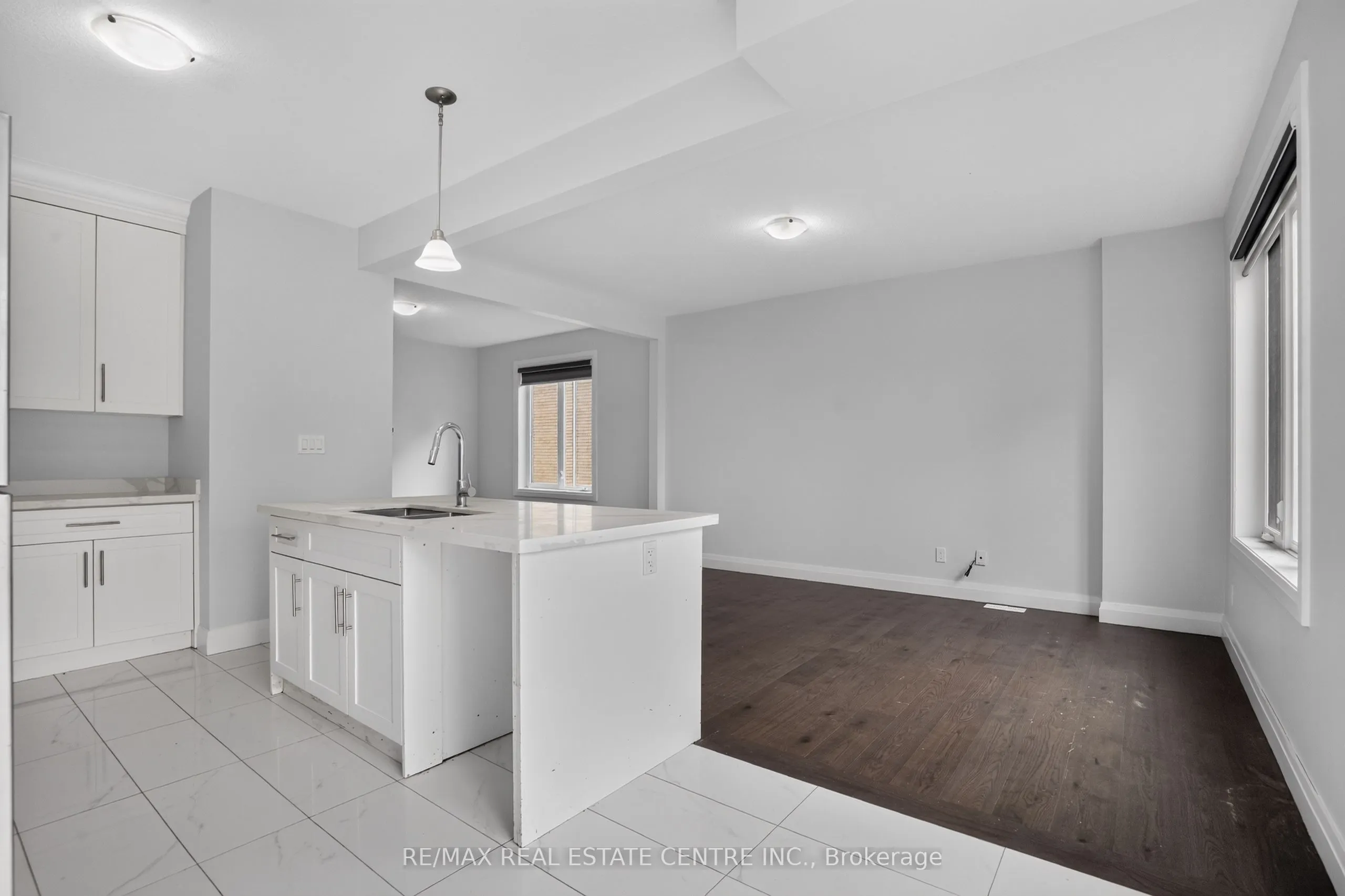 124 King Street E