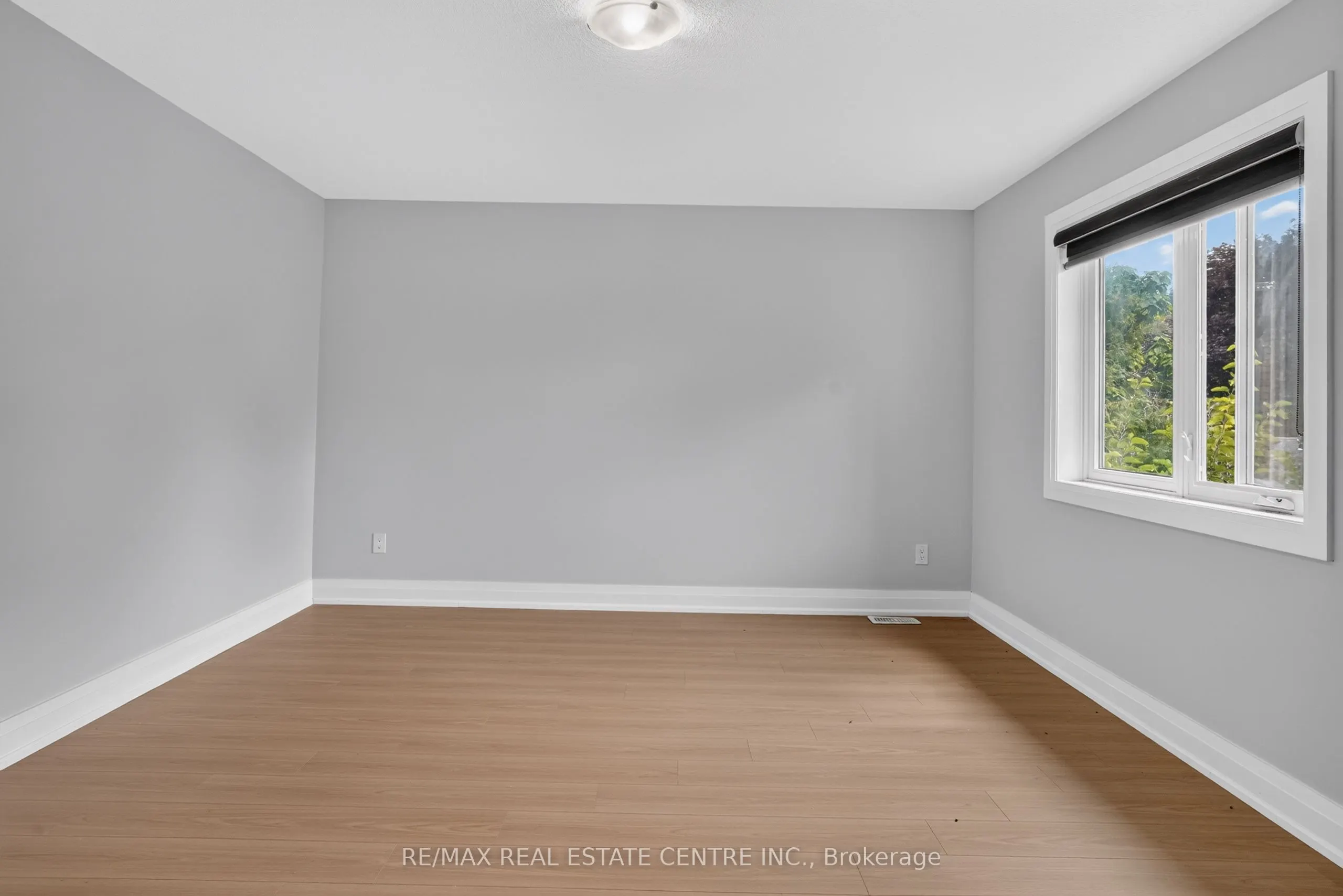 124 King Street E