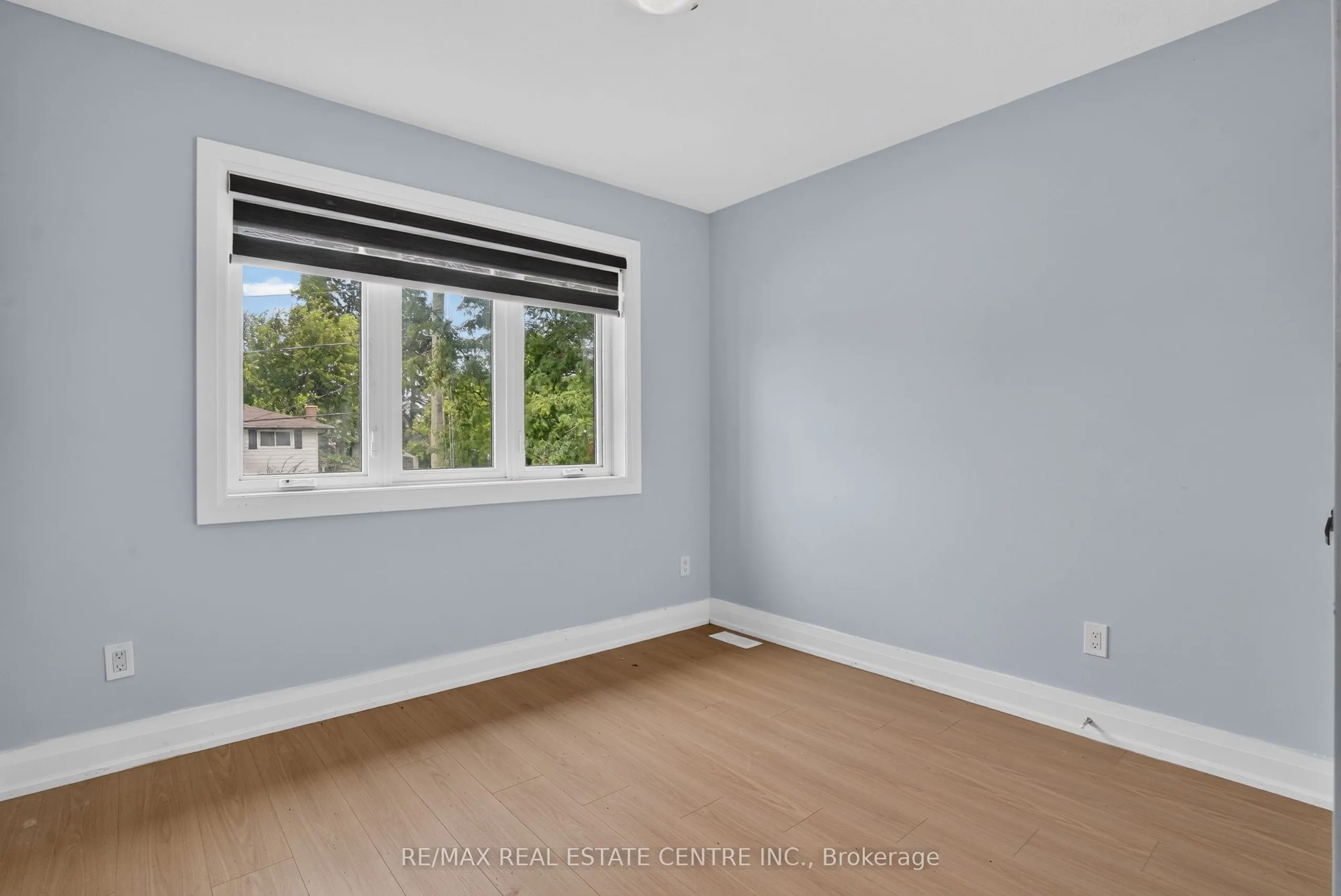 124 King Street E
