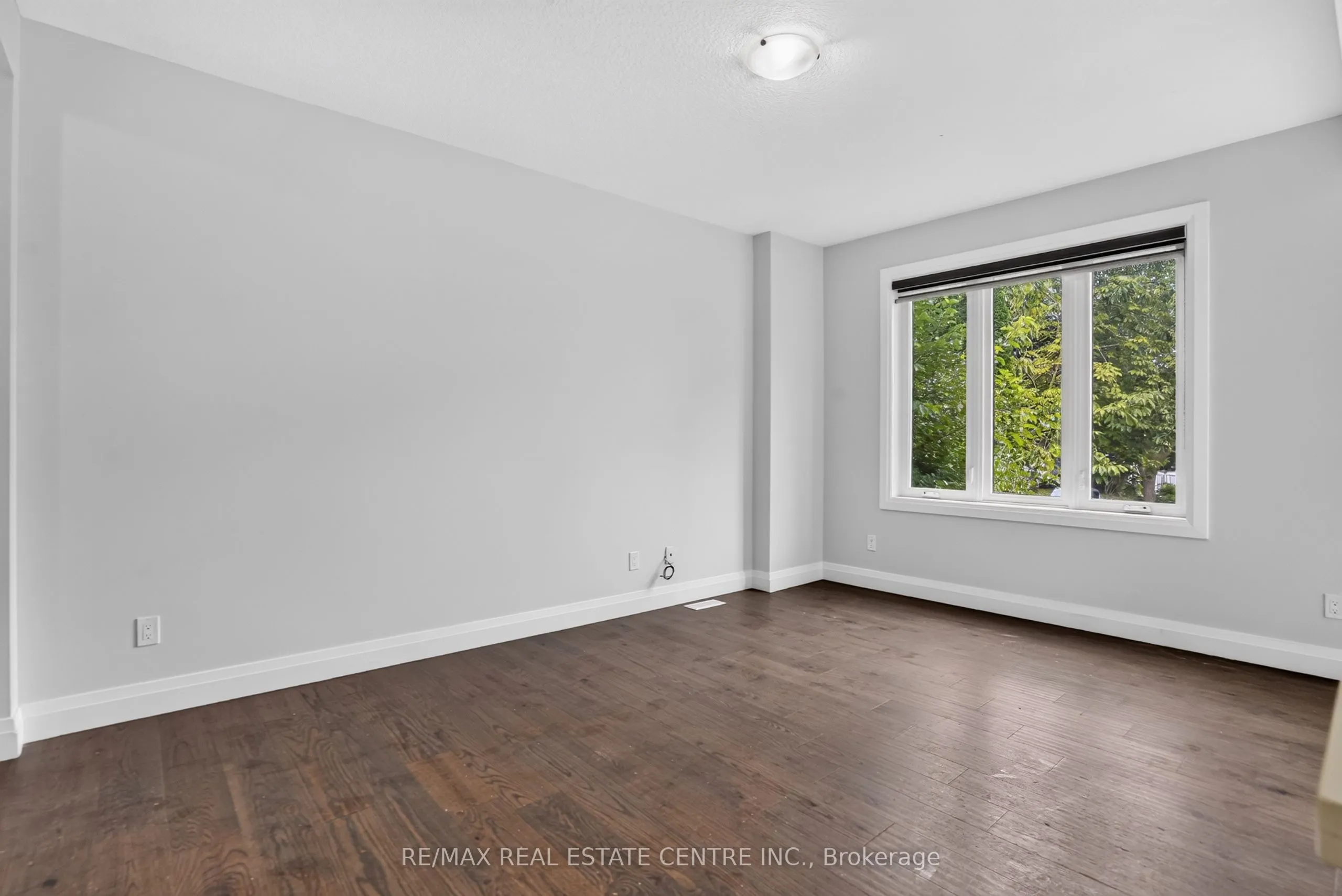 124 King Street E
