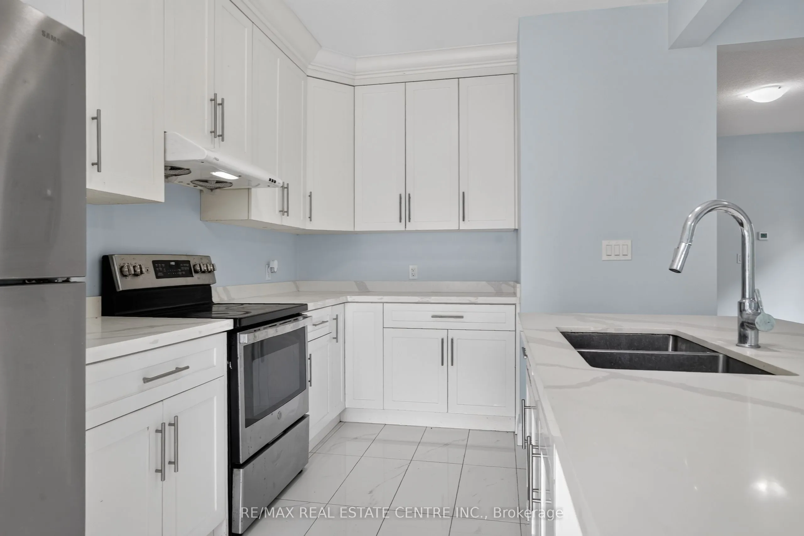 124 King Street E