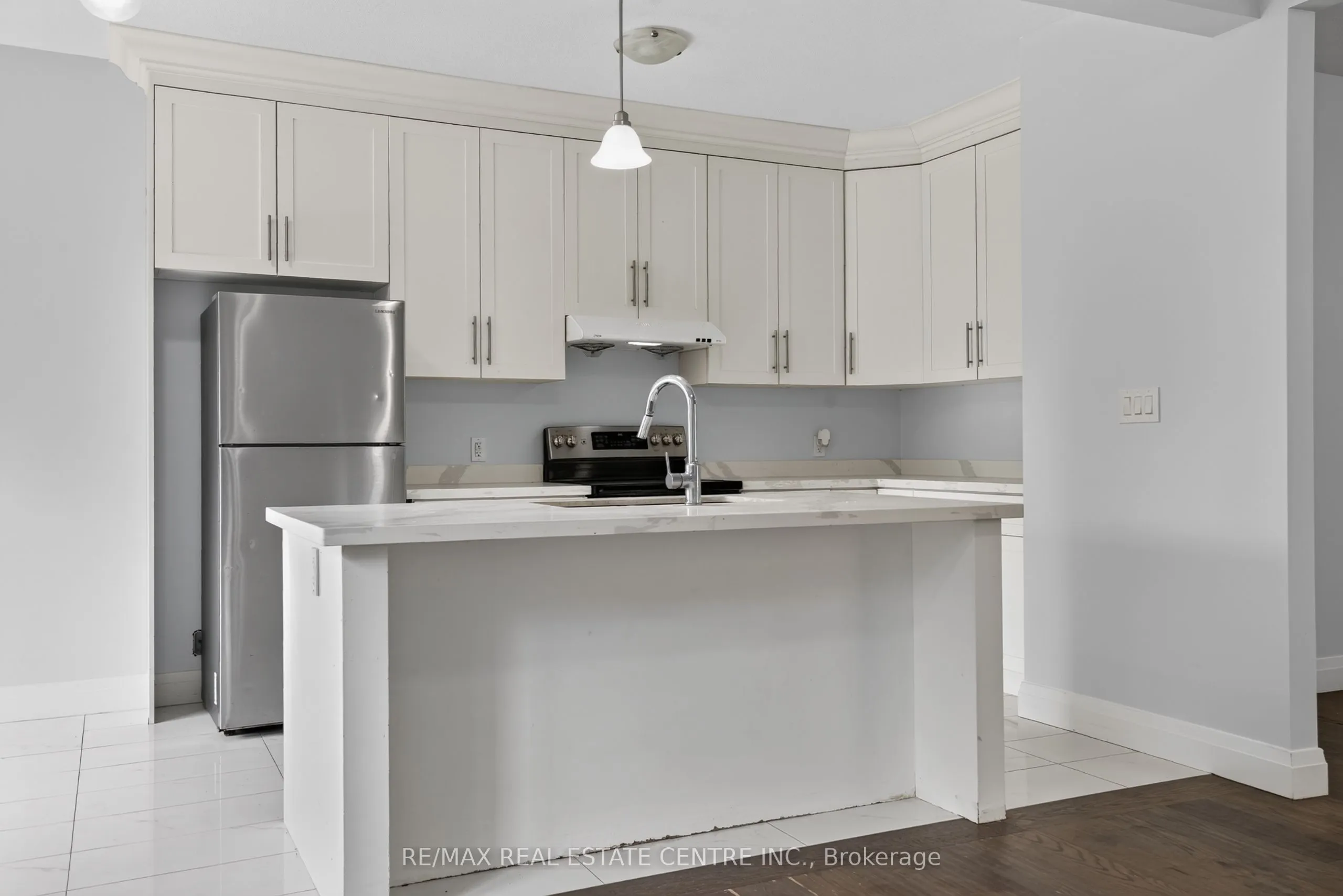 124 King Street E