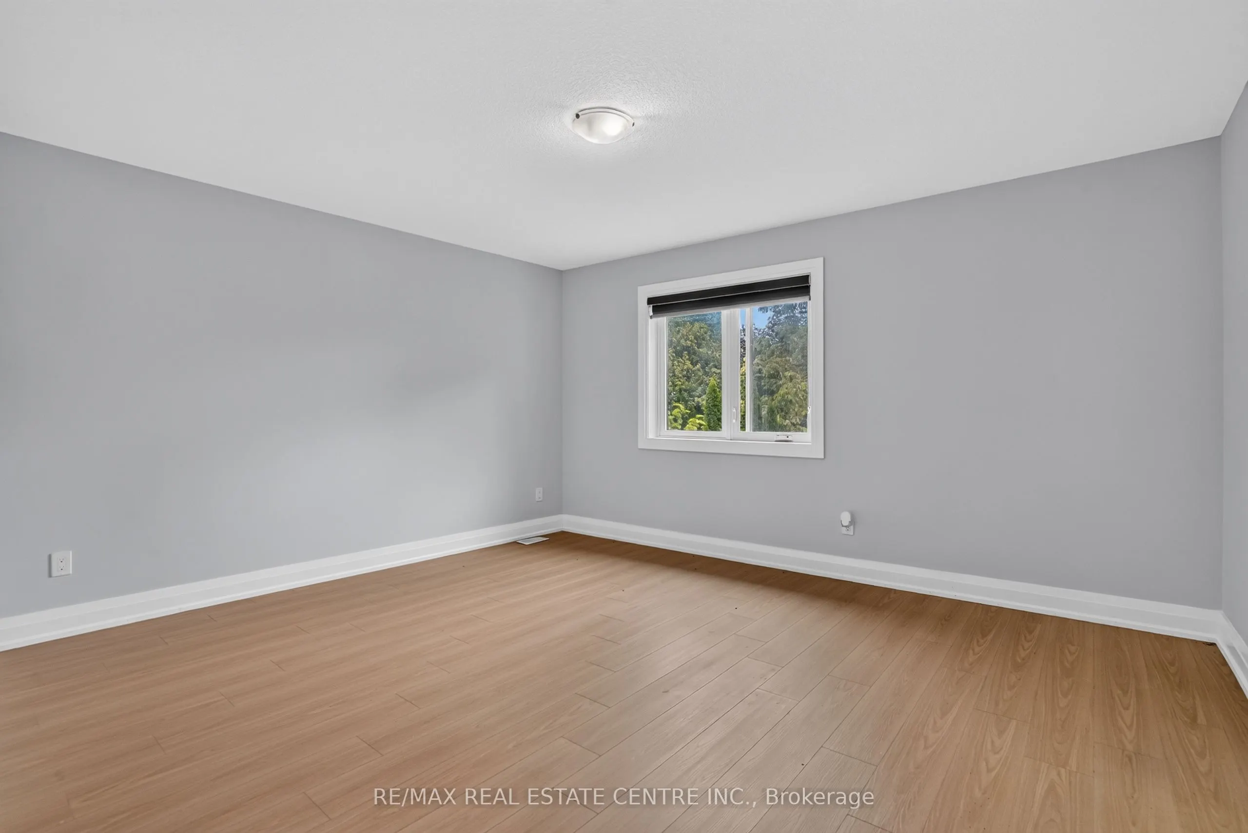 124 King Street E