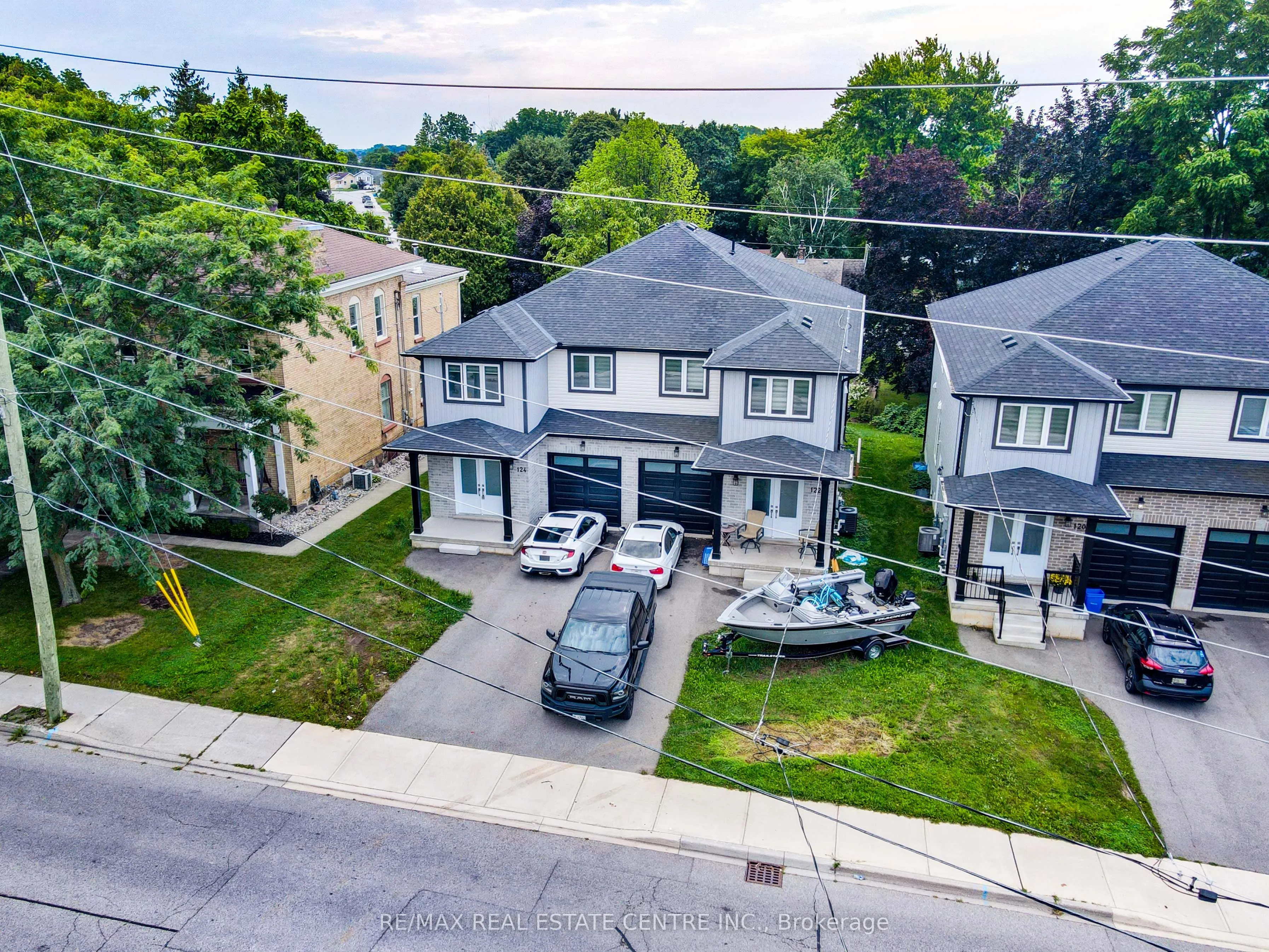 124 King Street E