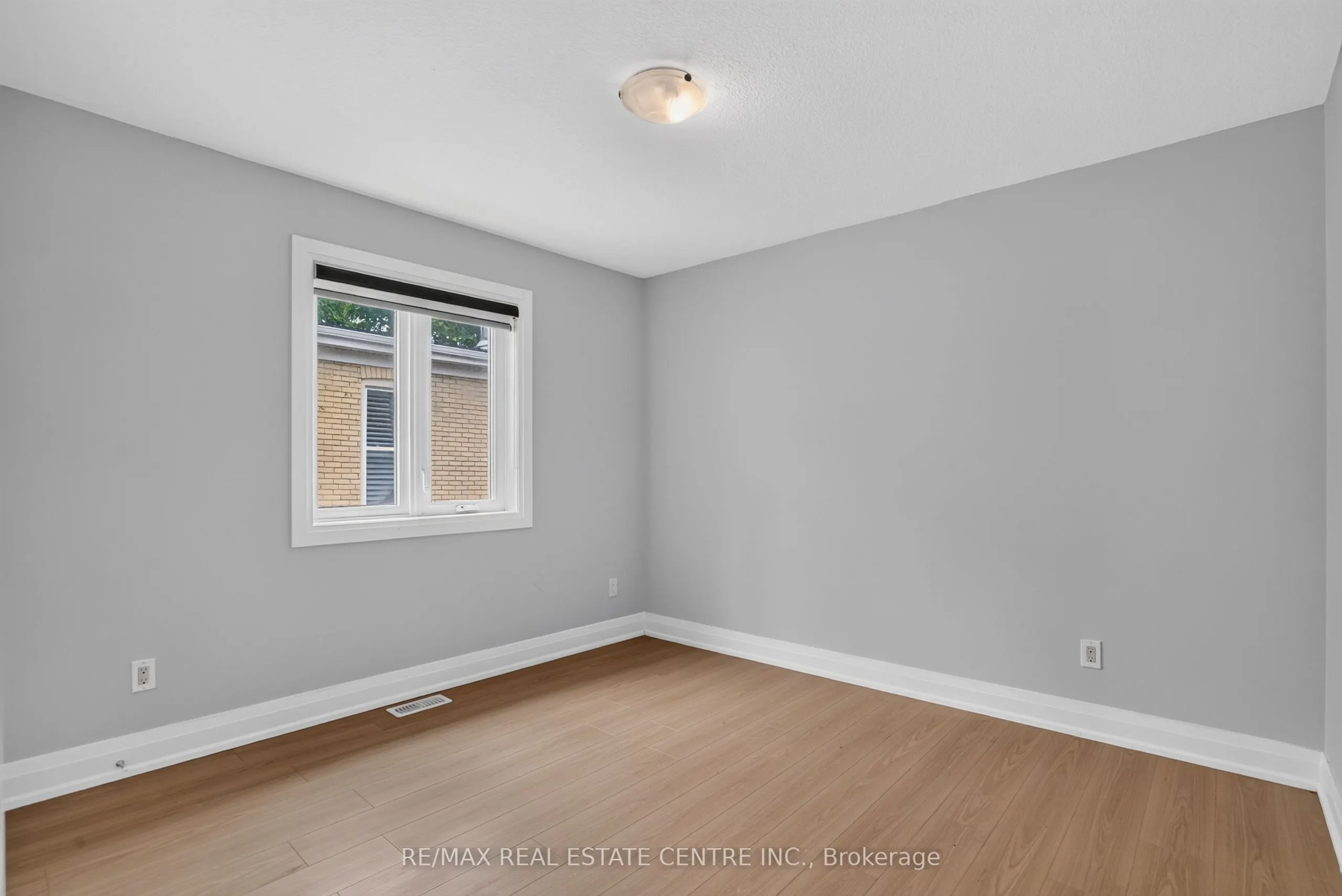 124 King Street E