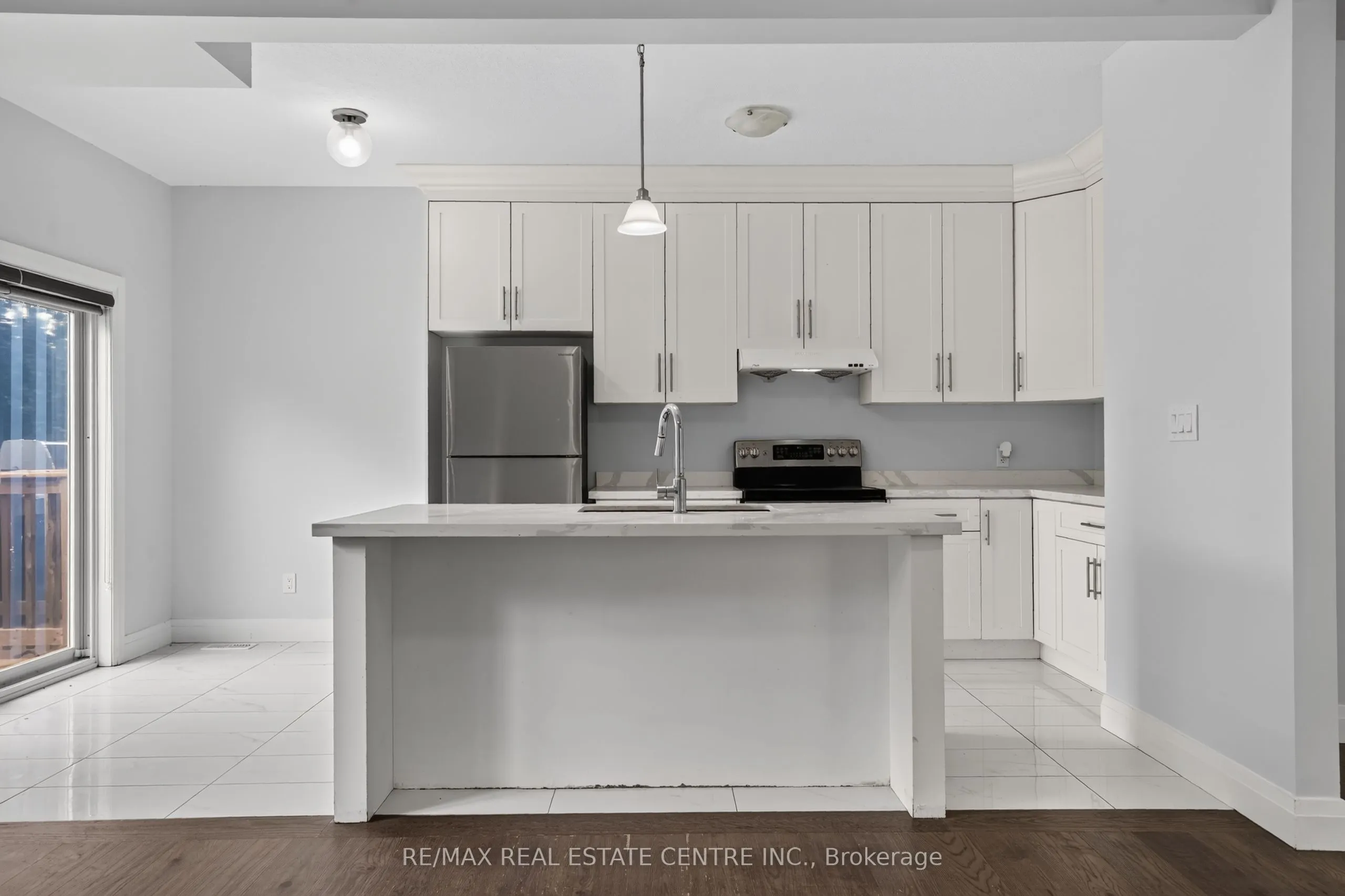 124 King Street E