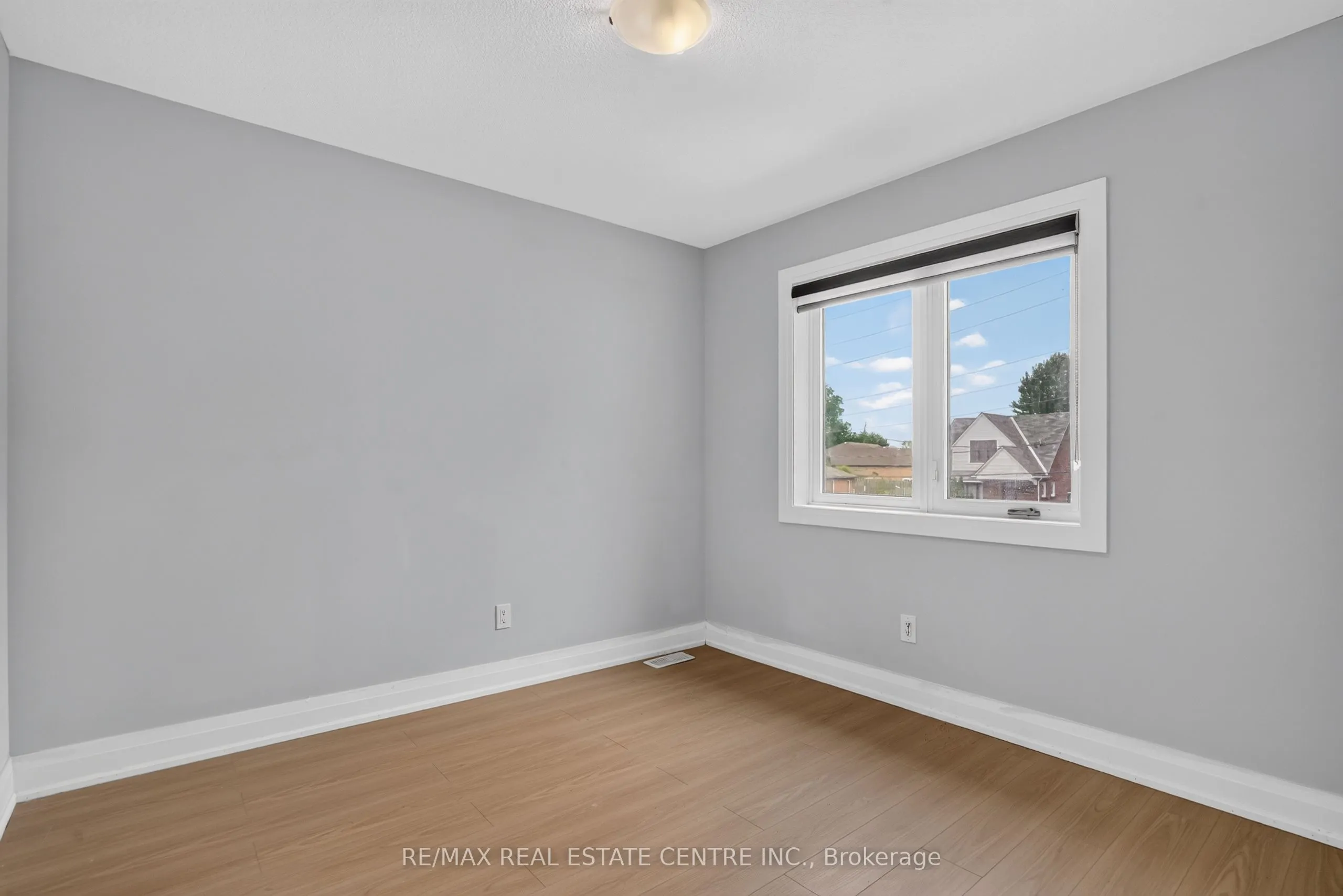 124 King Street E