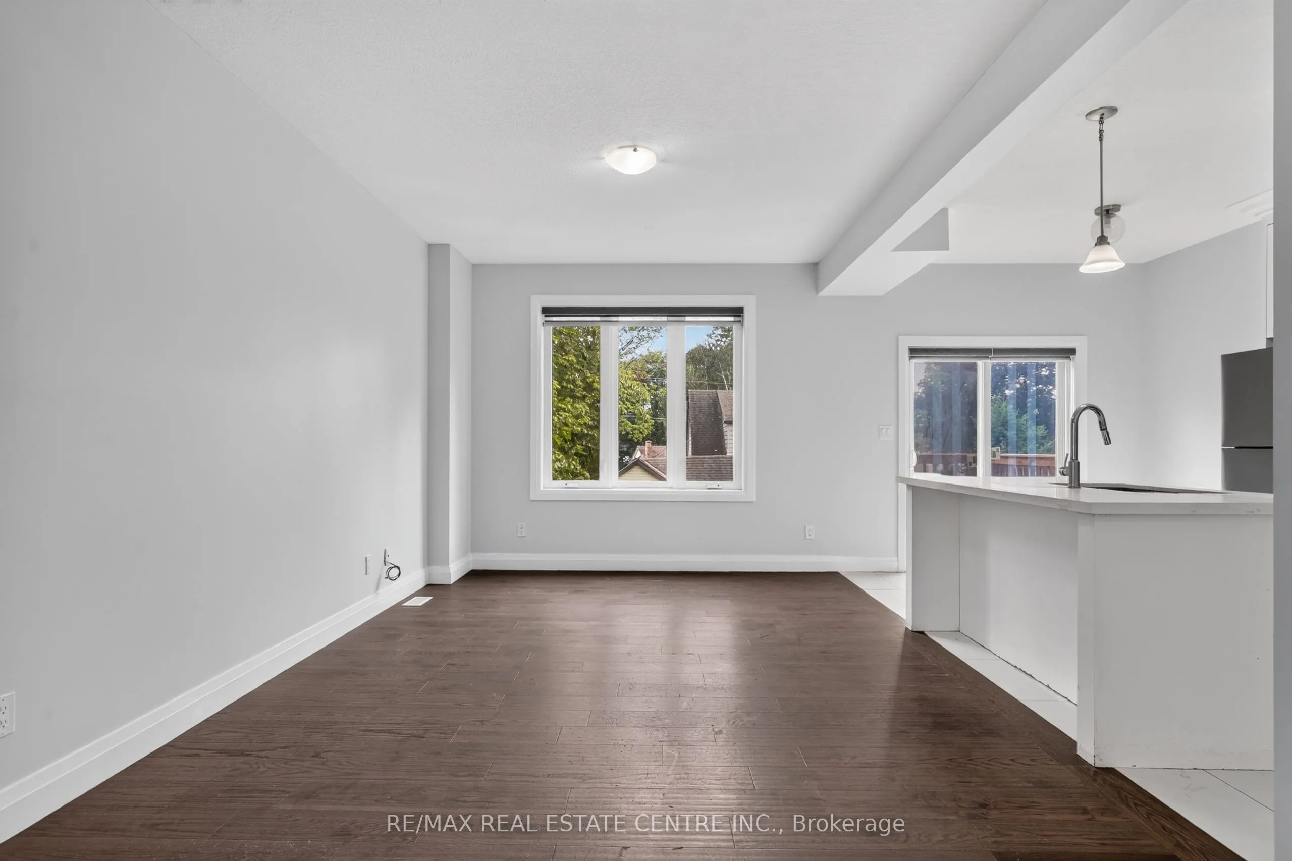 124 King Street E