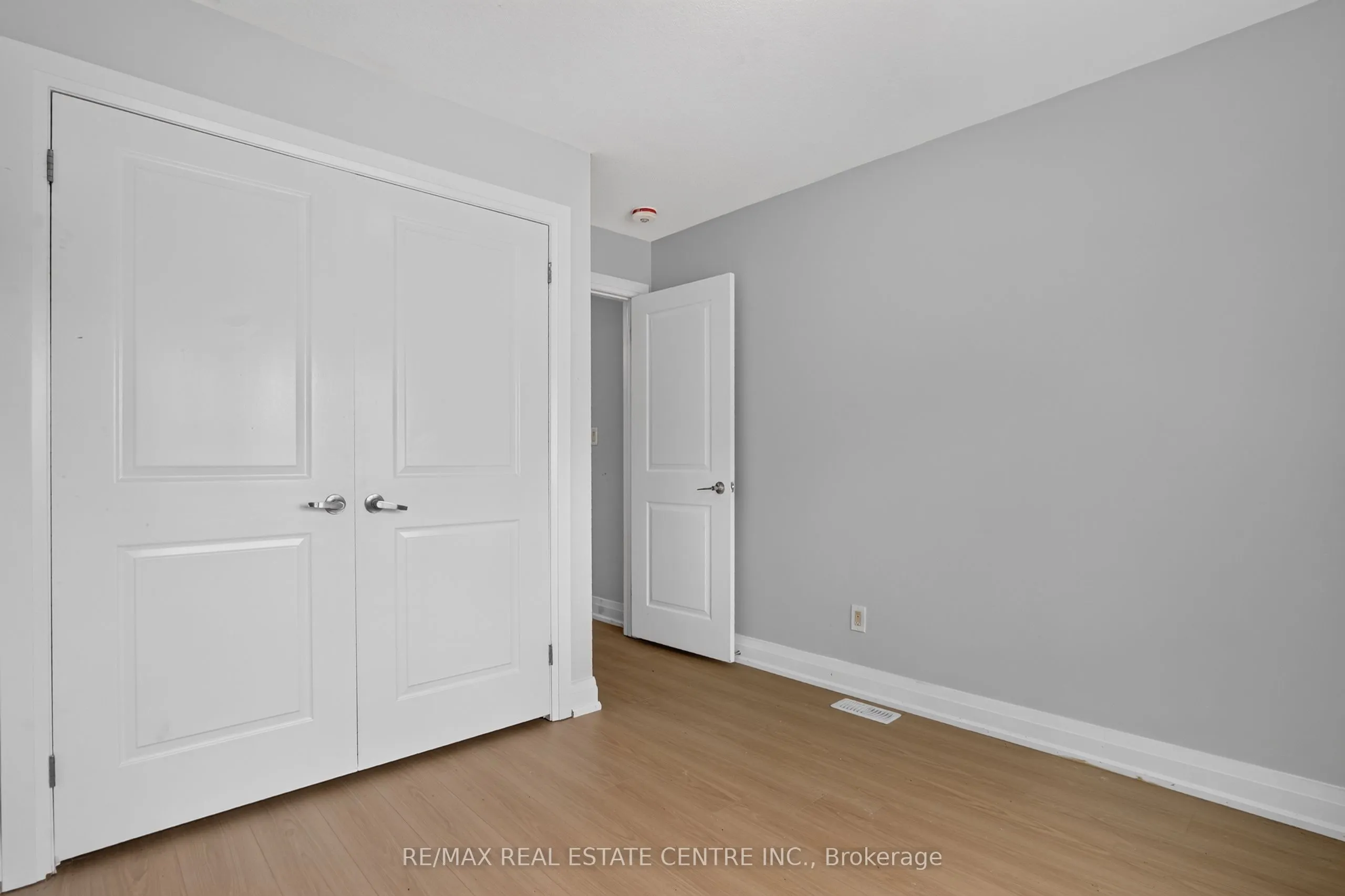 124 King Street E