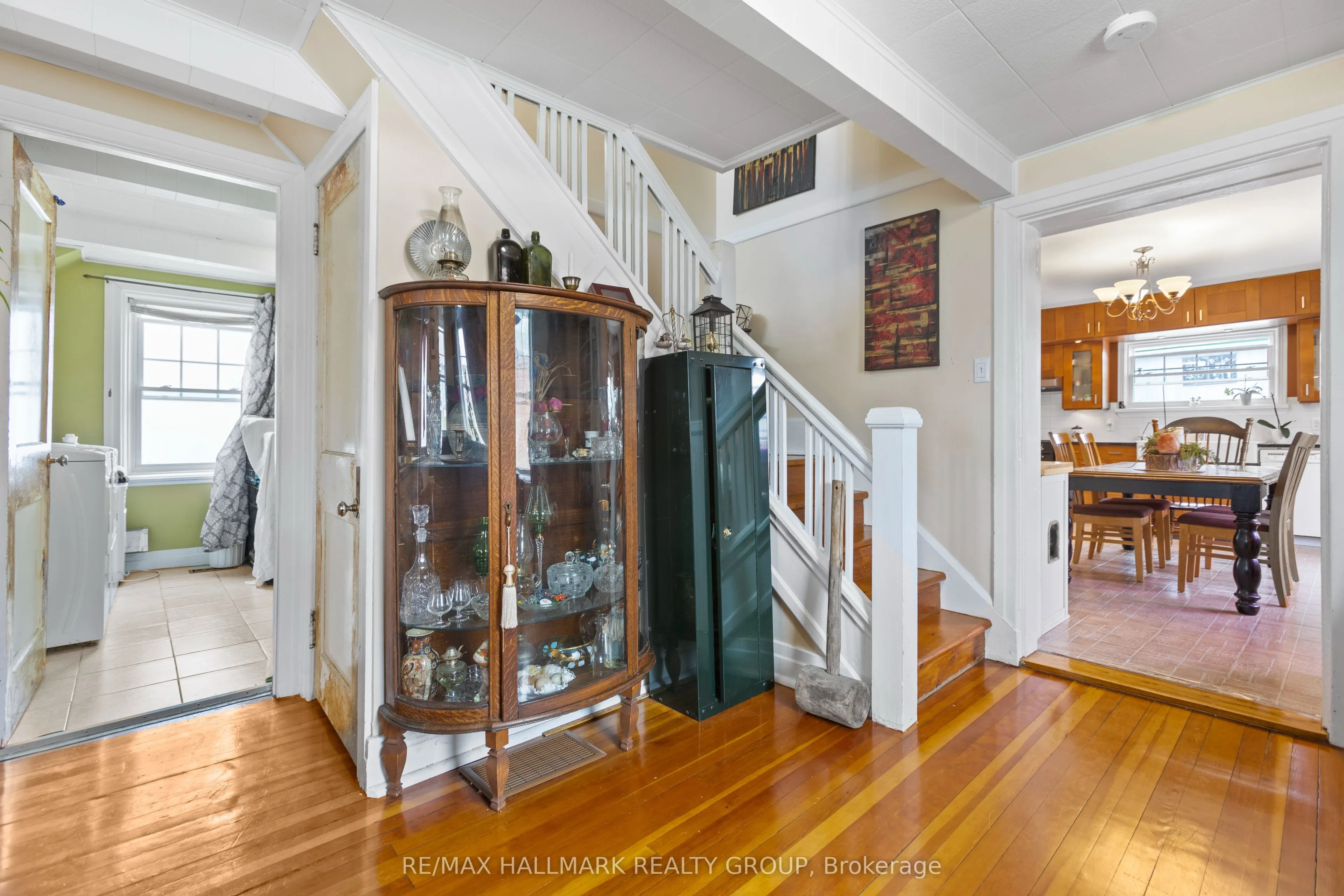 1127 Labrosse Road E