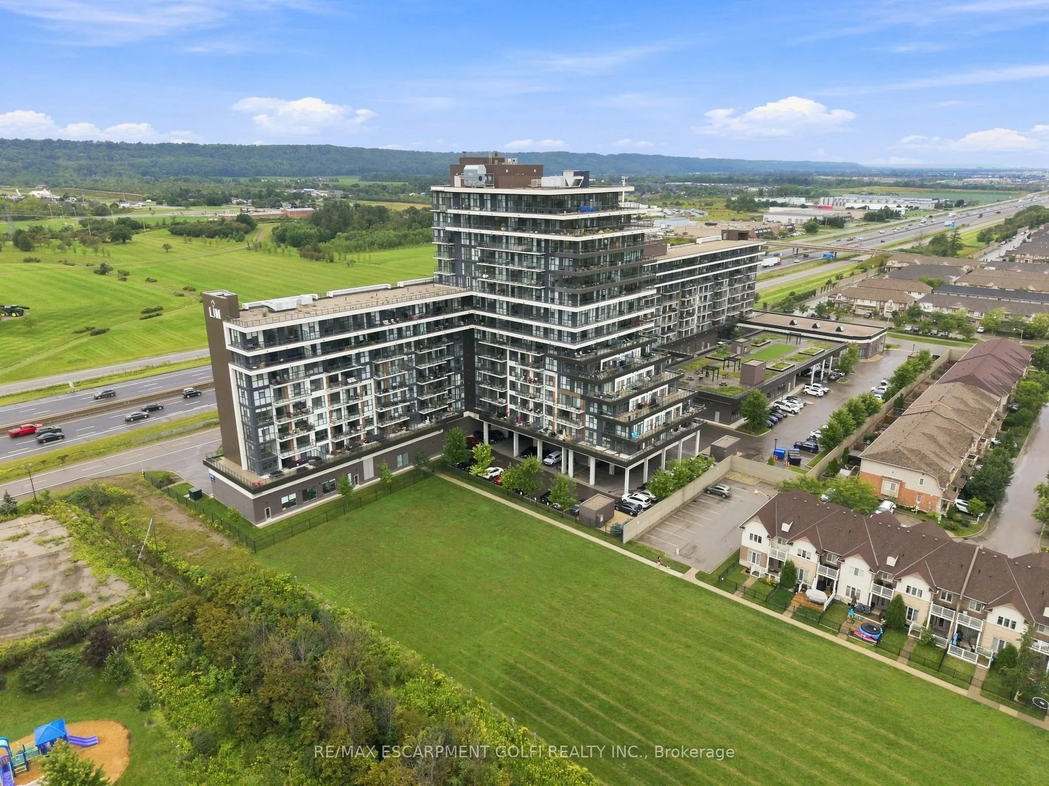 550 North Service Road #607