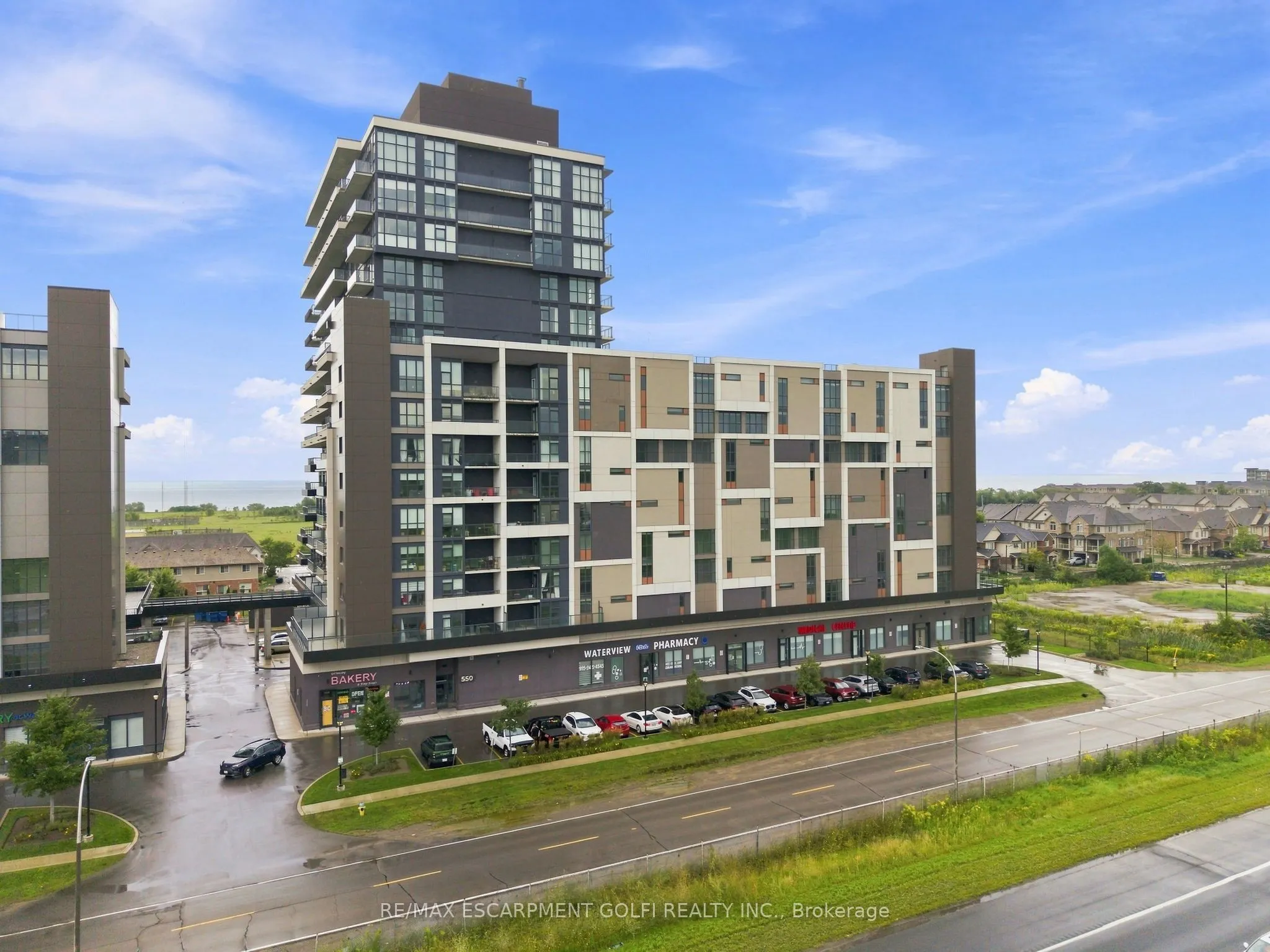 550 North Service Road #607