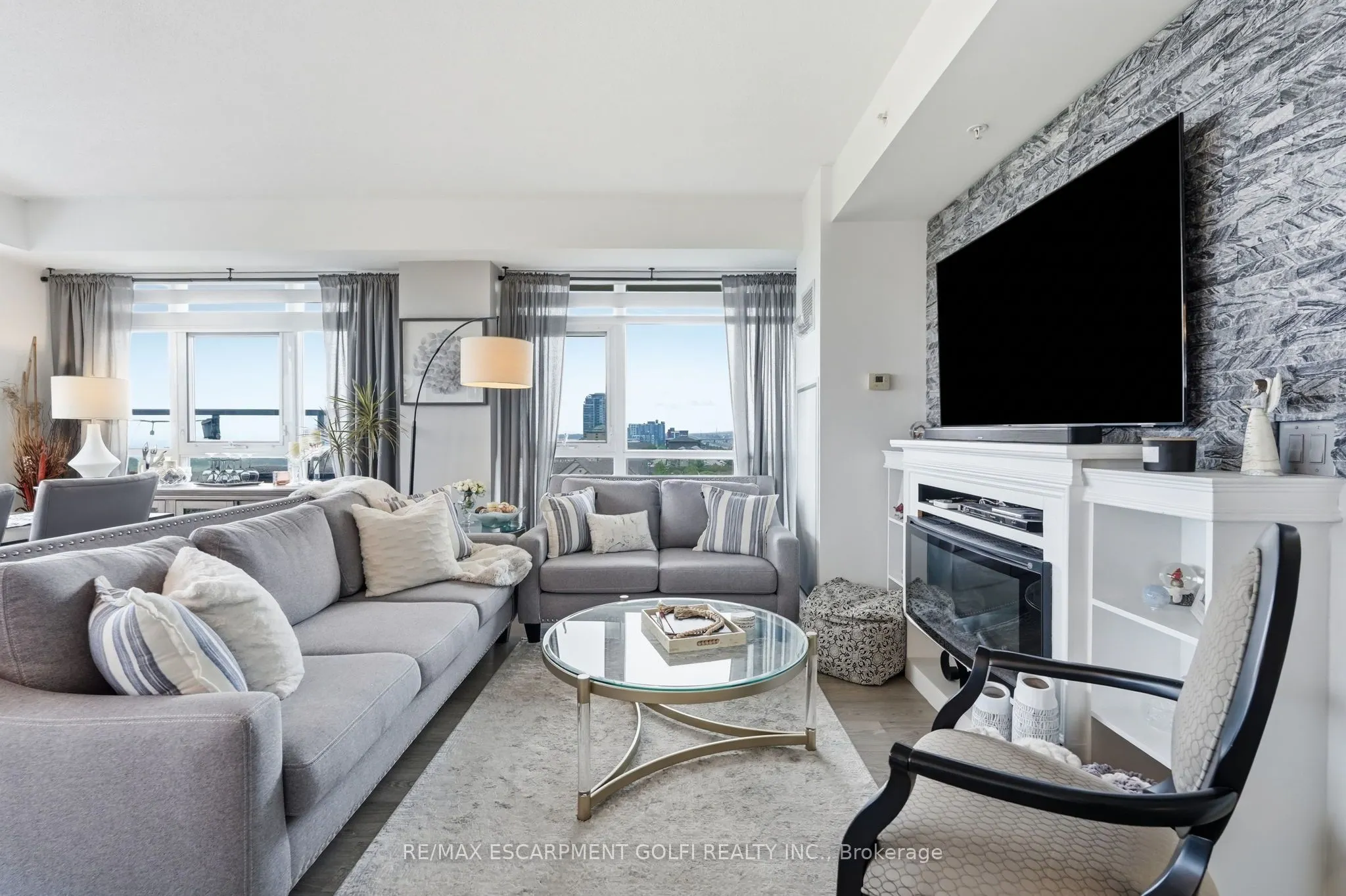 550 North Service Road #607