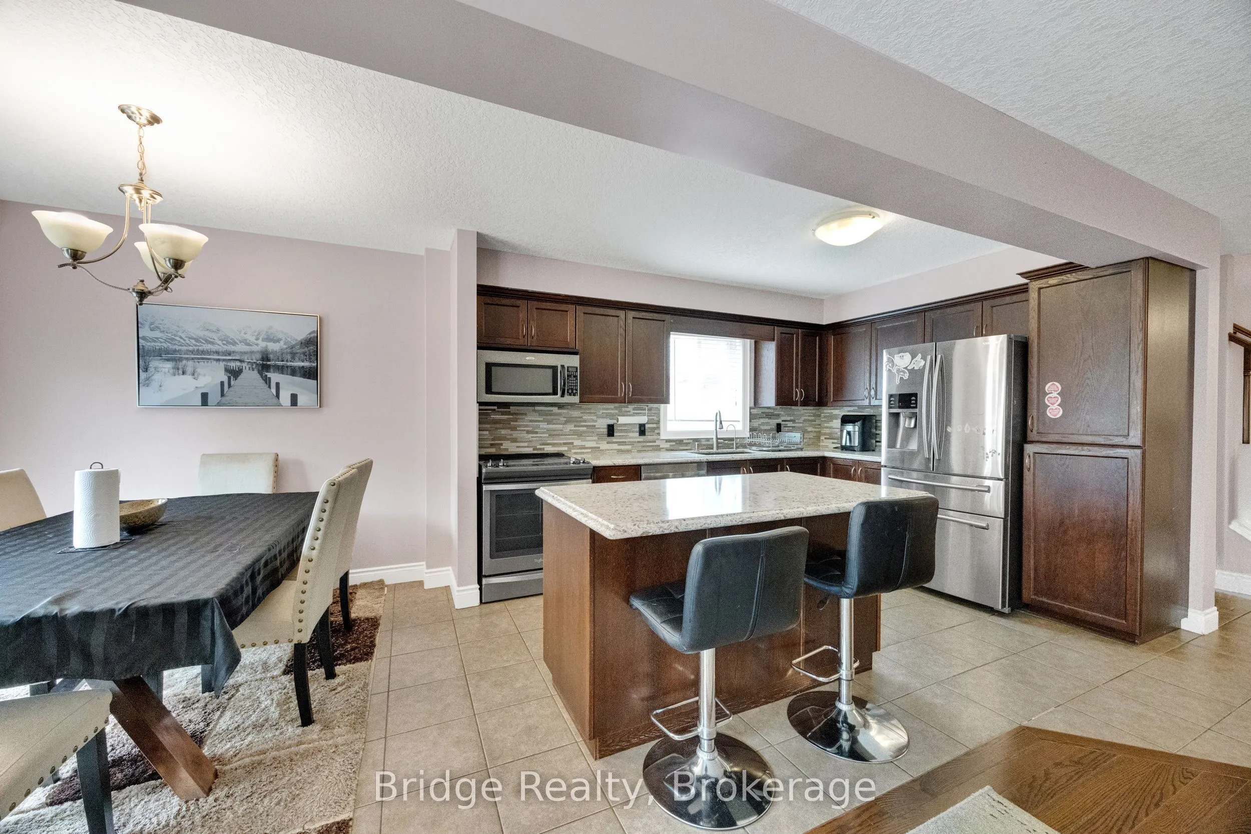 880 Frontenac Crescent