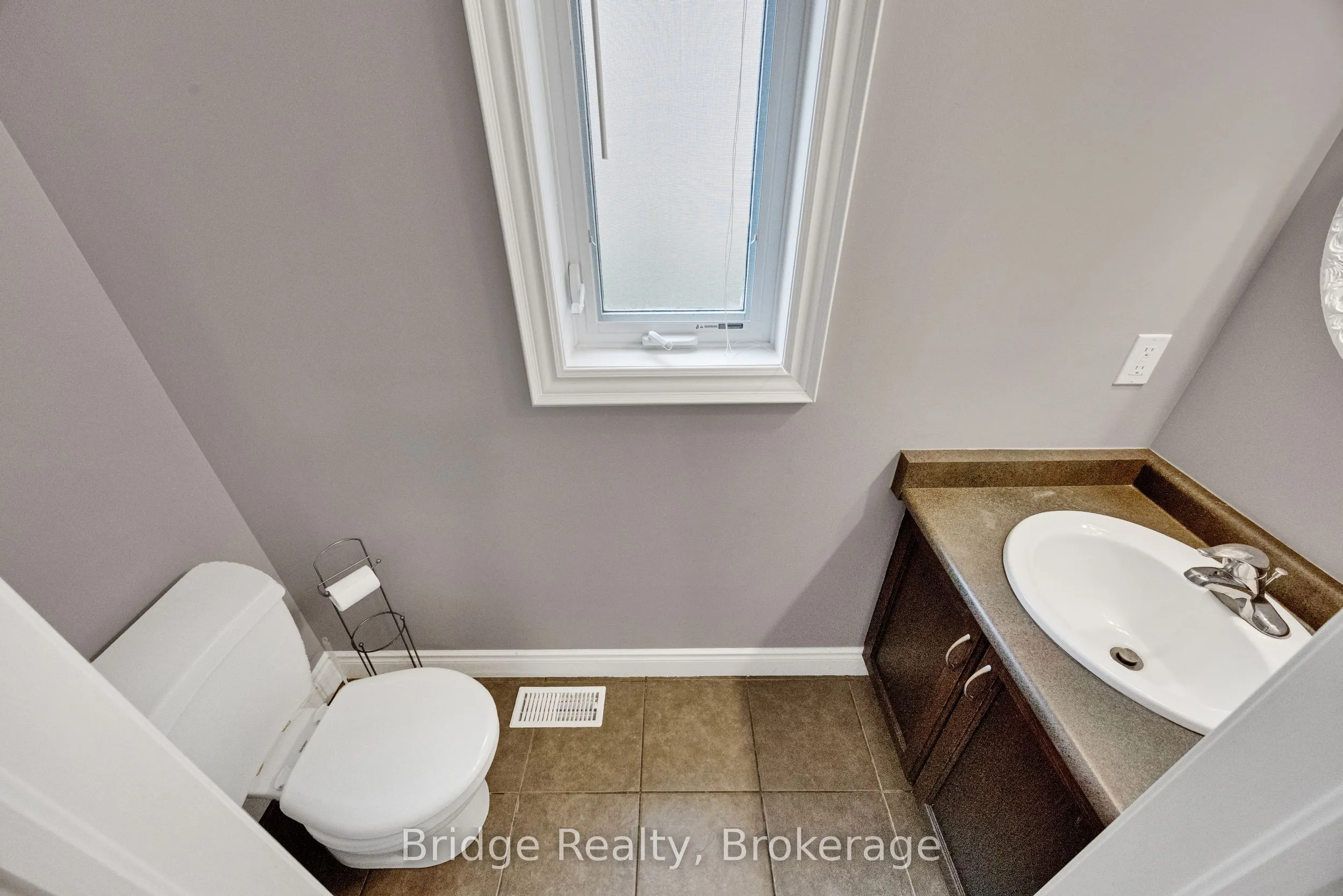 880 Frontenac Crescent