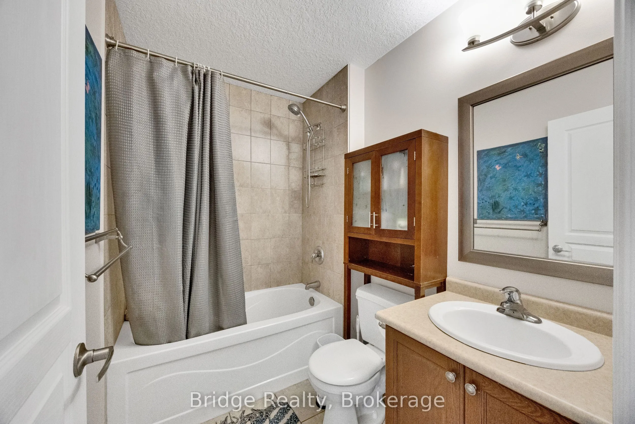 880 Frontenac Crescent