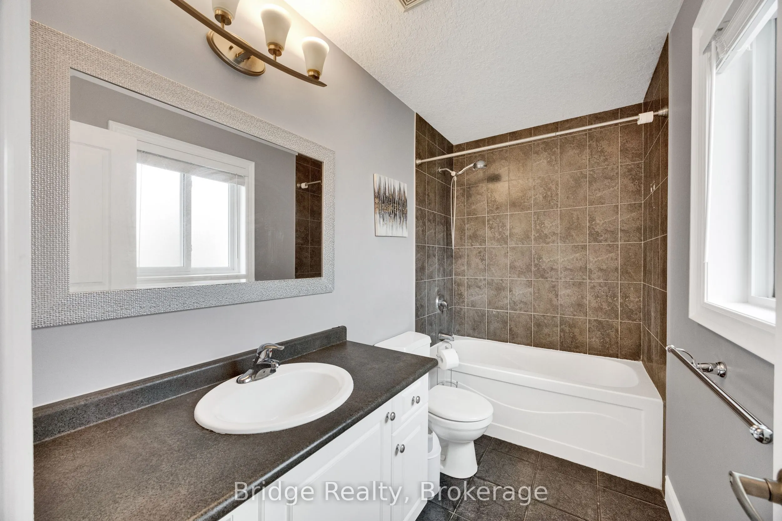 880 Frontenac Crescent